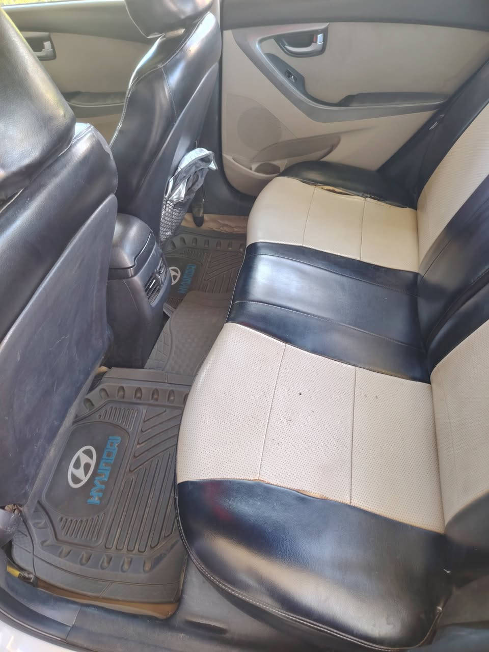 سلام عليكم للبيع النتره ١٥ خليجي مكفول فول مواصفات ما عدا بصمه سياره بسمي ادك جرص على ١٢٠ السياره خير من الله بس يرادلهه ترتيب الصدر السعر ١٢٠ ورقه وبيهه مجال المكان بغداد ابي غريب  بيع مستعجل للاتصال ع الرقم***********
