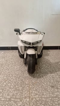 دراجه شحن للبيع شغاله نقصها بس شاحنه السعر 35الاتصال برقم 07711504735