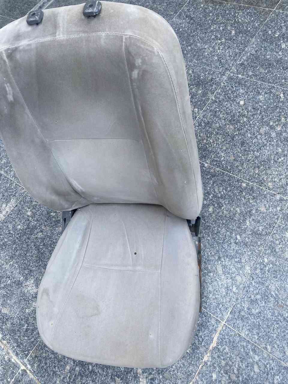 السلام عليكم 
كرسي يرهم جنبي + فاتون للبيع 
***********
