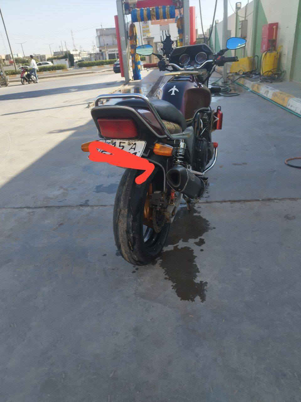 للبيع سي بي 400 جيل اول رقم وسنوية انكليزي الانبار مكاني فلوجة السعر مليونين ونص وبيها مجال للاستفسار 
***********
***********
