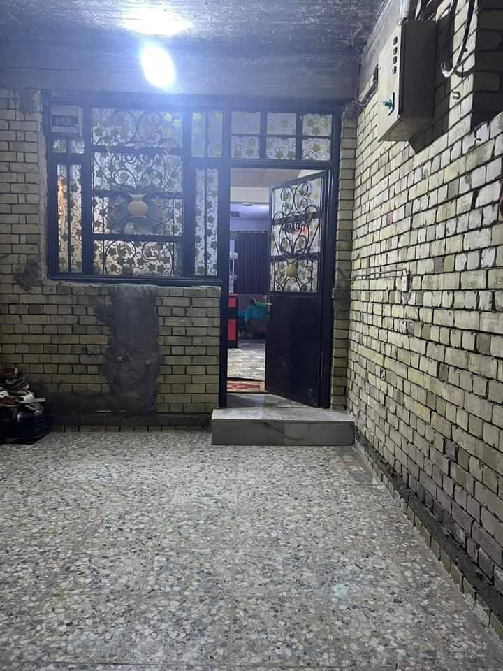 دار للبيع مساحه ١٥٠ متر واجه ٧ ونص نزال ٢٠ العنوان الضباط الثانيه الزراعي بضهر شارع ٢٠ قرب ملعب بسام للتواصل على الرقم ***********
