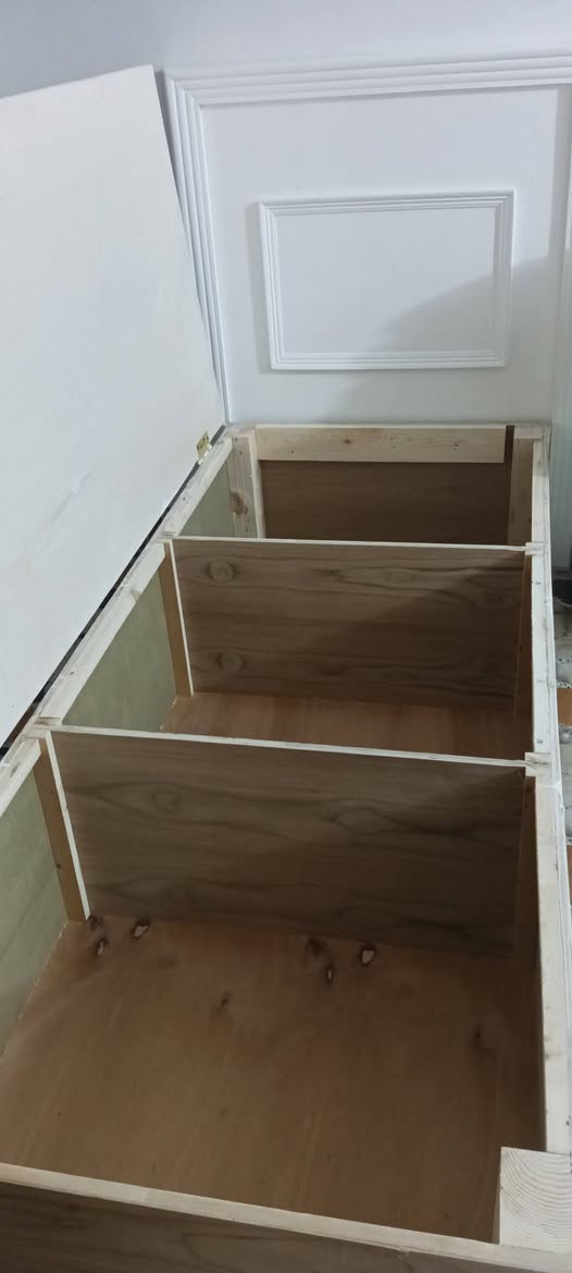 غرفة نوم شبابيه جديده ما مستعمله احطاطةخشب صاج لون ابيض موديل تركي متكونة من  سريرعدد٣ وكنتور اربع ابواب وميز تواليت وكومدي عدد٢ سبب البيع ضيق المكان


**إذا كنت صاحب هذا الإعلان وتريد حذفه لأي سبب، رجاءا أرسل رسالة إلى الدعم الفني**