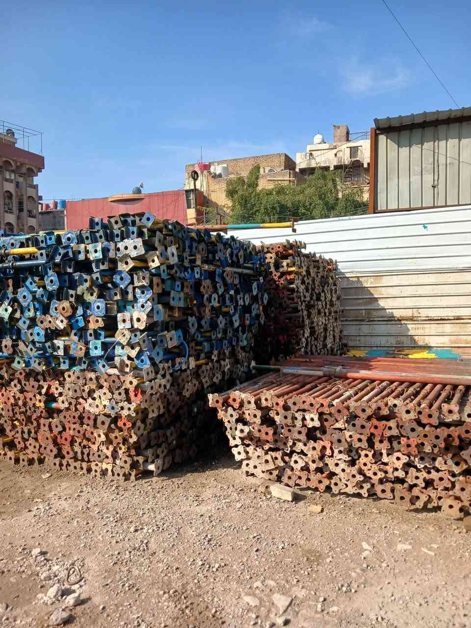 تأجير وبيع وشراء كافة أنواع الدنك والجكات *********** بغداد ساحت الطيران
