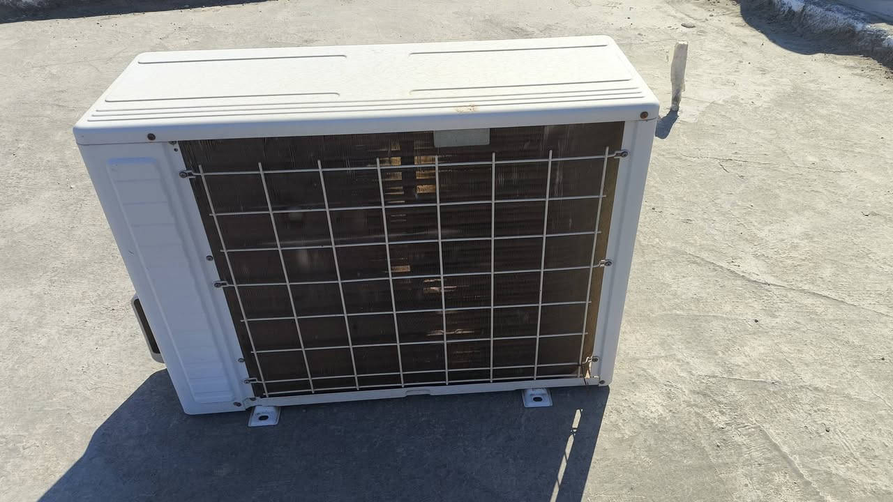 سبلتTCL مستخدم سنه 1.5طن سبلت كامل مكمل بس غسله وشده مكاني كوت محطة البغدادي.. مامتواجد فيس الرقم الستفسار. ***********
