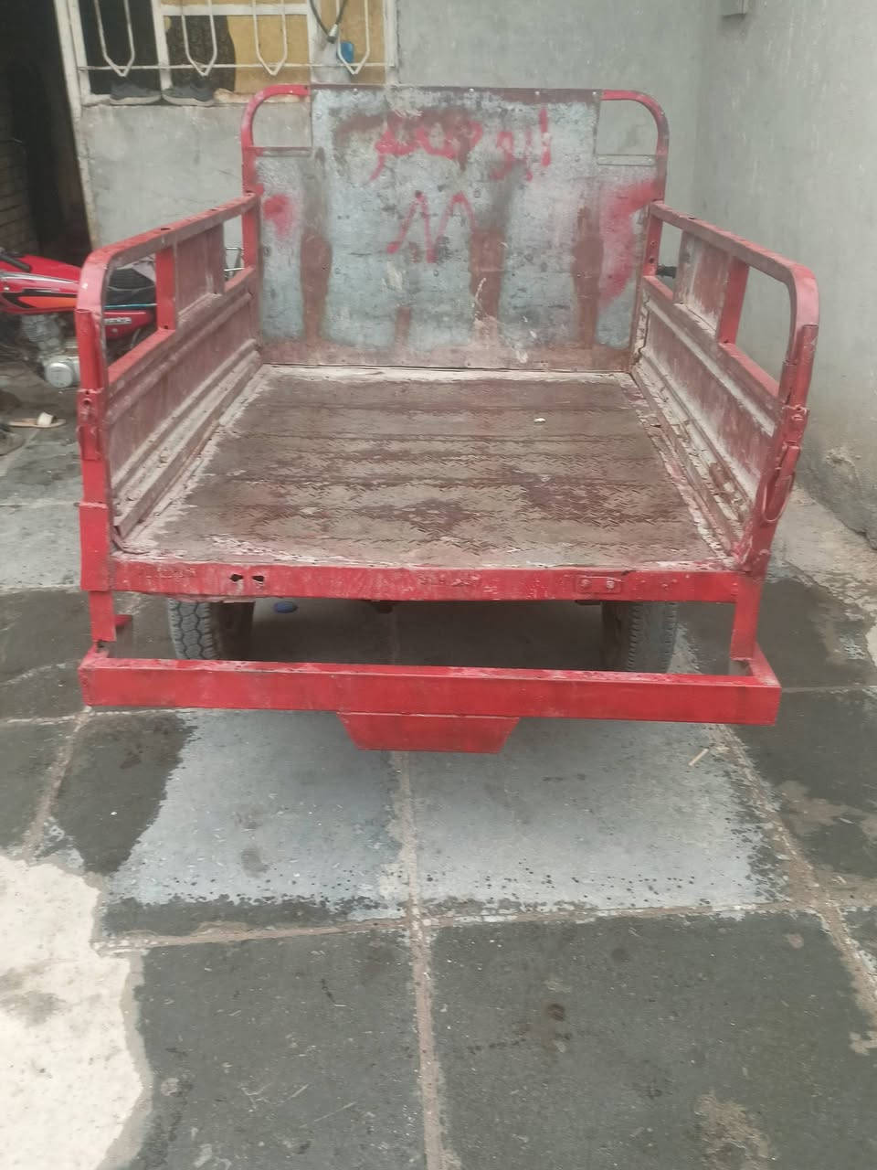 سلام عليكم ستوته للبيع موديل 13 اوراقها بيها فطر بلرگبه عنوان ميسان العماره الماجديه قرب سيد جميل  شراي يخابر
***********
