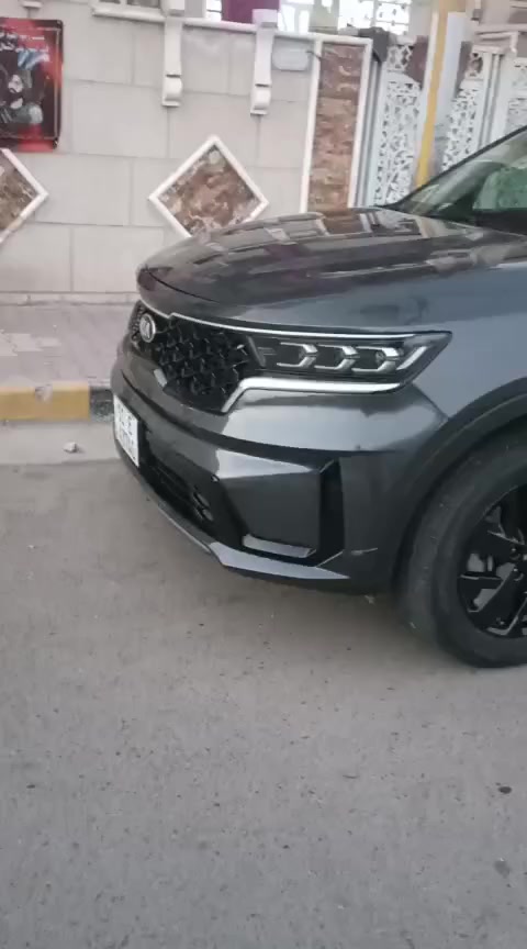 سلام عليكم سورنتو مديل 2021وارد امريكي  بسمي فول مواصفات عده بنراما ماشيه السياره 45الف تخم تاير جديد حداديه جديده مكاني بغداد الحسينيه السعر 190 رقم الهاتف ***********
