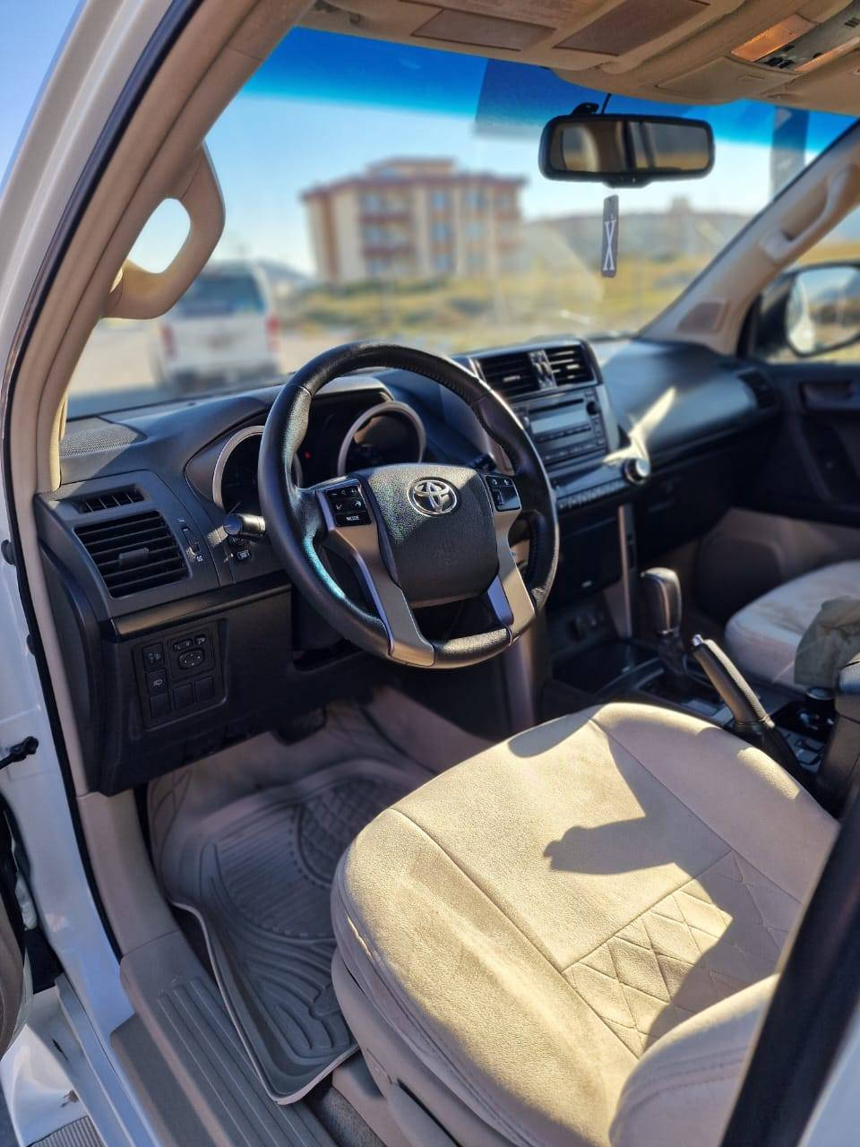 تۆیۆتا پڕادۆ 2012 فتێم سفری شەریکەیی هەولێر
مەکینە 6 بستۆن مەرغوب سپێرلەکۆڵ  
بەسمە گێڕتۆماتیک حاسە کامێڕا ئاوێنە کارەبا 
بەخاخی ئاو سوکان ڤۆلیۆم تەحدیل 
سورحە تەبرید لەمس تەبرید مەرکەزیی 
سێ مەقحەدە 6 سیدییشە
هۆکی دواوەیی هەیە 
سەیارەکە کلین تایتڵە بێ بۆیاخه  دەحامیشی بۆیاخ نیە 
بێ تەحدیلە تەنها یەک شوختی بچووکی پێوەیە یەک دەستە 
سەنەوێێ تا2029تازەیە ژینگەوساڵیانەشی تازەیە 

سعر : خاڵێک دابنێ لە کۆمێنت بە تایبەت دێت 🤖 

سێپریی دانەبەزیووە دەبڵ ئەکسلی
کامل سێرڤزکراوە 2ڕۆژە چوارتایەیی لۆکیشم بۆ کڕیووە 
157هەزاریی حەقیقی ڕۆیشتووە گێڕ و ومەکینەیی بەشەرت نەکراوە 

بۆ پەیوەندی کردن بە خاوەنی ھەشت 

***********
***********
