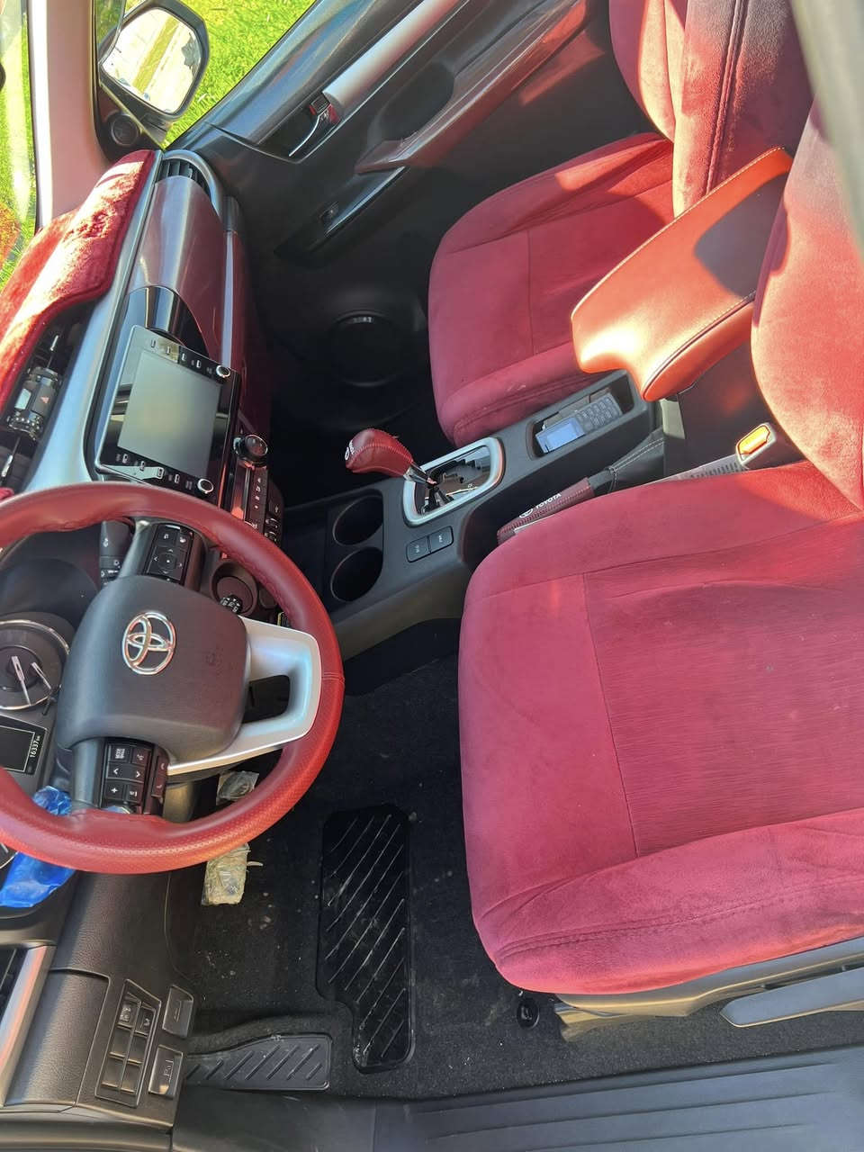 للبيع تيوتا 25 رقم اربيل تحويل ثاني يوم 
ماشيه 15
السياره بوضع الشركه 
ساز فول مواصفات 
سعر 310 مكاني الرمادي 

***********
