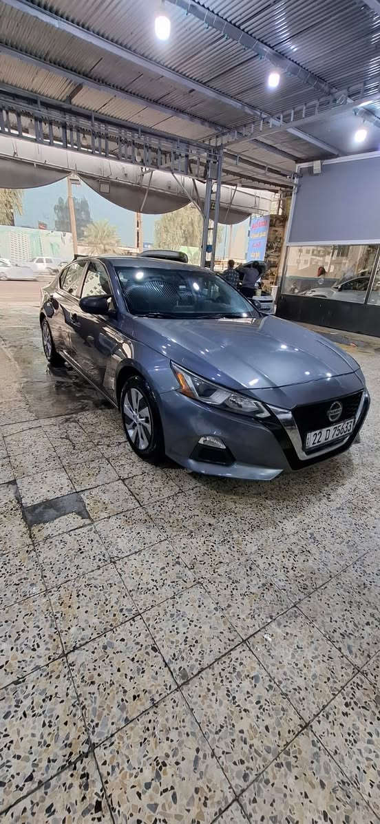 سلام عليكم اليتما نيسان موديل ٢٠٢٠ سياره كاملة من كل شيء ادامه عليها رقم شمالي مكانها بغداد الحريه سعرها ١٣٥ وبيها مجال ‭٠٧٧٣ ١١٨ ٥١٣١‬
