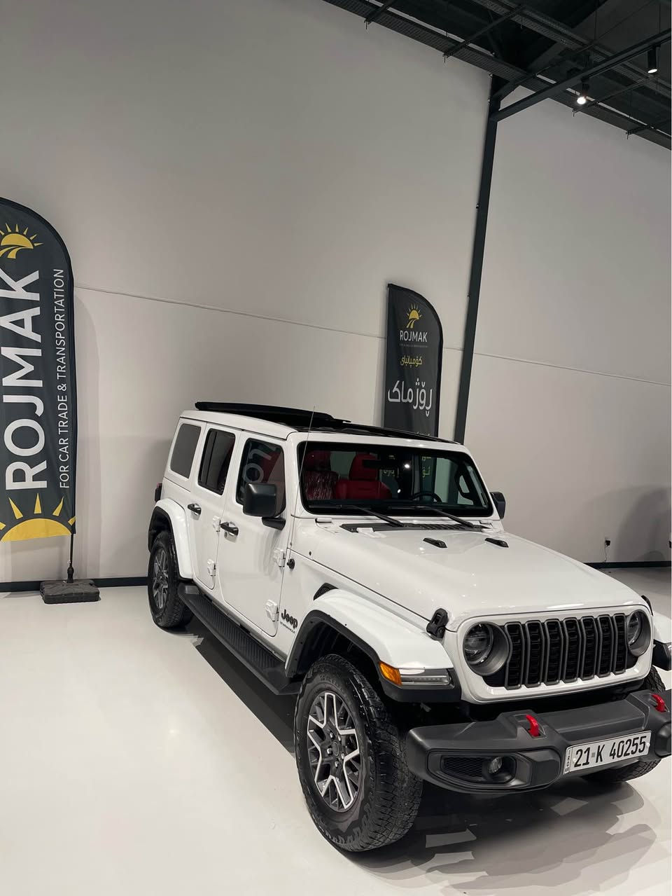 جێب ڕانگلەر ٢٠٢٣ سپۆرت 
سەیارەکە نموونەیە لە جوانی بێ بۆیاخە تەنها یەک کارتی هەیە
٢١.٠٠٠ میل ڕۆشتووە - سەقفی کەشفە - مەکینە ٤ پستۆن تۆربۆ
پێش و پشتی کەپسە - ئێرباگی بەس سوکان. تەقیوە 
ناوی کراوە بە سور و چوار تایە و ویلی لۆکی لە ژێرایە 
رەقەم سلێمانیە - گێڕ و مەکینە و تەحویل و غرامە بەشەرت 
ڕەقەم شاسیم داناوە شوێن سلێمانی -
1C4HJXDNXPW618044

0770 190 2290
0750 122 0523 السليمانية, العراق
