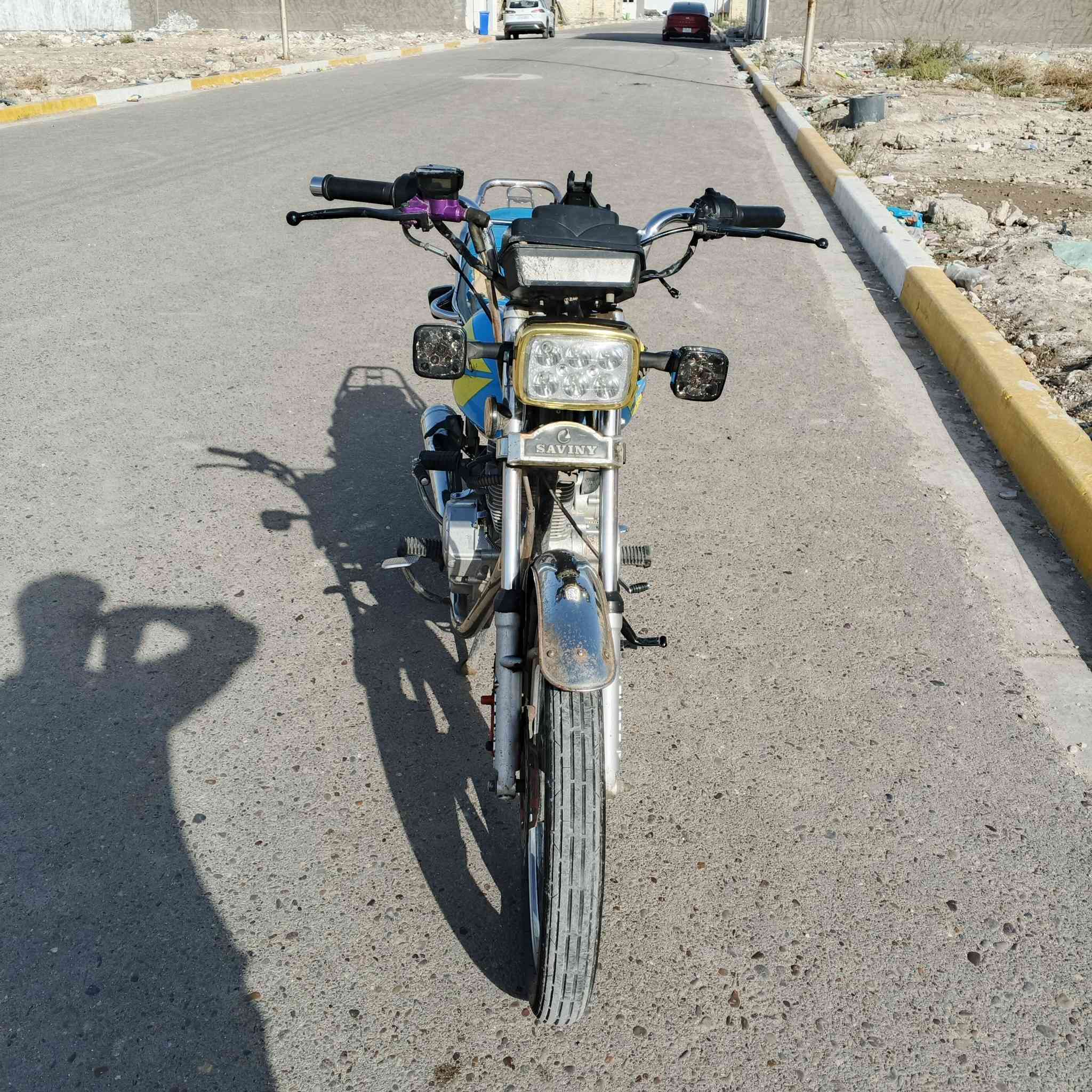 السلام عليكم شباب
دراجه 5 كير دراجه خير من الله 
بيه نقوصات قليله مكينه كدام عينك ما مفتوحه دراجه تجي تفحص و تشوف بعينك 
مكاني بغداد حي العامل رقمي 
*********** واتساب بي
