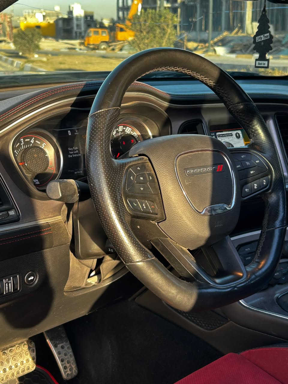 رمضان كريم
للبيع موديل 2022 سبشل

حادثها نصف جاملغ فقط بدون دواخل كفالة لغد +شاصي

سيارة نظيفة جدًا، استخدام شخصي واهتمام عالي.

لون مميز مع جنوط سود، شكلها على الواقع أقوى من الصور.

محرك 5.7 HEMI V8 صوت وعزم ما يحتاج تعريف.

المواصفات (R/T MAX):

 • شاشة كبيرة + نظام صوت ممتاز

 • داخلية جلد فخم

 • تبريد وتسخين مقاعد

 • فتحة سقف

 • بصمة تشغيل ودخول ذكي

 • مواصفات كاملة بدون نقص

السيارة ما محتاجة أي صرف، جاهزة للاستخدام.

اللي يعرف الـ Challenger يعرف شنو يعني R/T MAX.

عنون السيارة : بغداد الكرخ

رقم الهاتف : ***********

السعر :24,400 الف دولار وبيها مجال 

للي جاد فقط، الفحص مسموح.

الخاص مفتوح أو اتصال للمفاهمة
