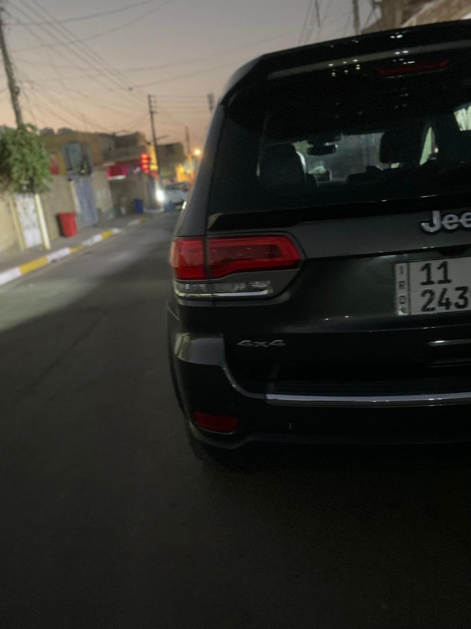 السلام عليكم جيب لمتد موديل ١٩ سياره نظيفه جدا ***********  السعر 21 بدون ايرباك مكان بغداد الدوره
