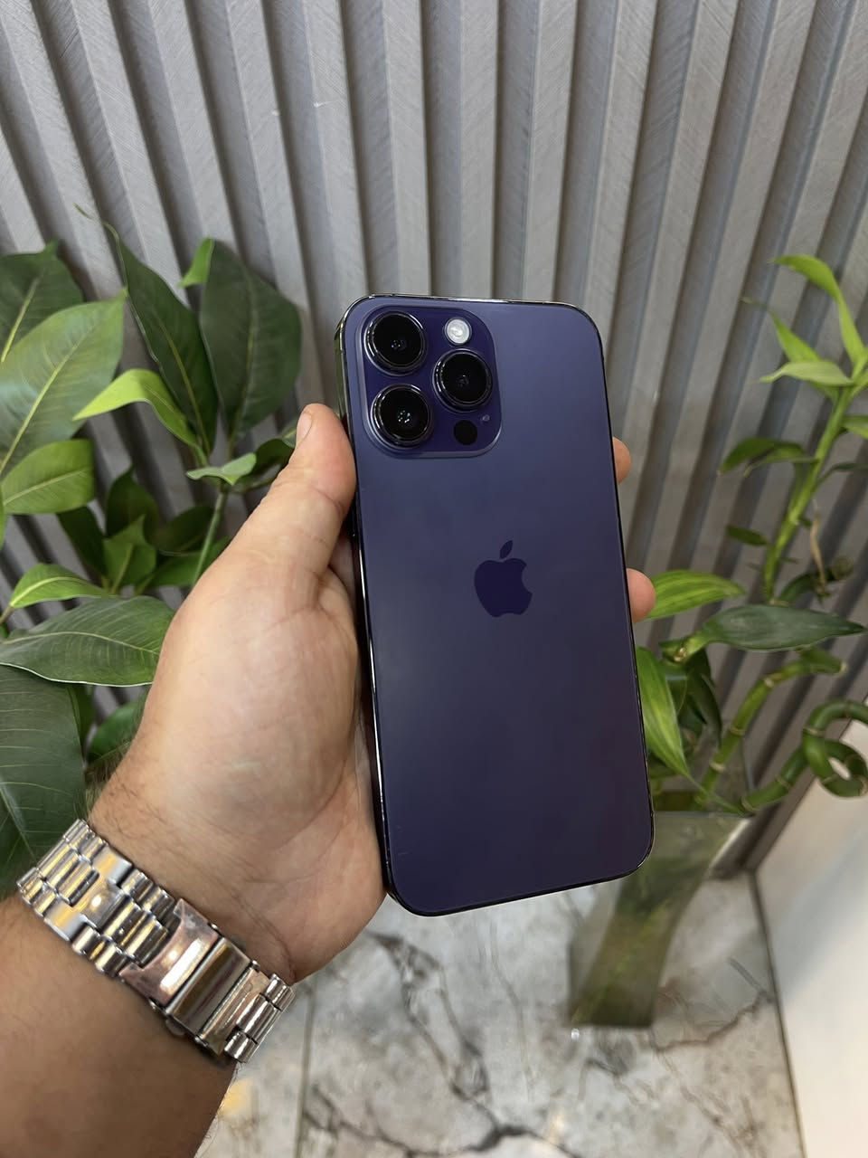 السلام عليكم حبايب مثل ما عودتكم على الاجهزة النظيفة والقوية جايبلكم وجبة كلش نظيفة اخو الجديد واسعار كلش مناسبة للبيع فقط بدون مراوس مكاني بغداد //الاعظمية

1️⃣ ايفون 16برو ماكس ذاكرة 256 بطارية 93%بعده بلضمان الجهاز لون شمباني نظافة 100% ولا شخط مع الكارتونة الاصلية مالتة 
السعر :1325 وبي مجال بسيط 

 2️⃣ ايفون 15برو ماكس ذاكرة 512لون تيتانيوم بطارية 80% نظافة 100 ولا شخط بلجهاز السعر :1150 وبي مجال بسيط 

 3️⃣ ايفون 15برو ماكس لون اسود طافي ذاكرة 256 بطارية 90% نظافة 100% ولا شخط بلجهاز السعر 1100 وبس مجال بسيط 

 4️⃣ ايفون 14برو ماكس لون بنفسجي ذاكرة 256 بطارية 78 نظافة 100% 
السعر 750الف وبي مجال بسيط 

 5️⃣ ايفون 14بلاس عدد 2 قطعتين ذاكرة 128 الاجهزة بعده بلكارتونه وتر برو   البنفسجي بطارية 90% بدون اي شخط سعره 650الف قفل قفل 
والاصفر بطارية100% بعده حتى بلنايلون تفتحه بيدك ولا ملعوب بي  سعره 700الف قفل من الاخير 

 6️⃣ ايفون 13برو ماكس ذاكرة 256 بطاريات 85فما فوق وحتى ب90 نظافة 100 الاجهرة وتر برو ممفتوح ابددد ابدد
لون شمباني وزيتوني وابيض وبحري يعني كل الالوان متوفره السعر 735الف فقط وبي مجال كلش بسيط 

 7️⃣ ايفون 13برو ماكس ذاكرة 512قطعه واحدة فقط لون زيتوني بطارية 90% نظافة 100%الجهاز وتر برو مملعوب بي ولا شعره شخط بي 
السعر :800الف وبي مجال كلش بسيط حگ الجيه 

 8️⃣ ايفون 13العادي لون ابيض ذاكرة 128 بطارية 90% نظافة 100%مع الكارتونه الاصلية بدون اي شخط او استبدال داخلي 
على وضعية الشركة يعني 
السعر :450الف فقط وبي مجال كلش بسيط 

 9️⃣ ايفون 11برو ماكس ذاكرة 256 قطعتين عدد 2 لون زيتوني نظافة 100 الاول بطارية 88 سعره حيكون 400 الف فقط قفل والثاني بطارية 78 سعره 350الف فقط قفل 

 🔟 سامسونك S22الترا لون ماروني نظافة 100% وذاكرة 512 جهاز يعجز اللسان عن وصفه معروفه مواصفاته العملاقة الجهاز شخط مابي 
السعر :650الف وبي مجال بسيط 

حبايب الاجهزة فقط بيع بدون مراوس وبيع مباشر تجي للمكتب تاخذ الجهاز الي يعجبك وتتوكل ومع وصل ضمان حتى تضمن حقك
مكاني بغداد //الاعظمية
رقمي *********** بي واتساب والخاص ايضاً مفتوح
