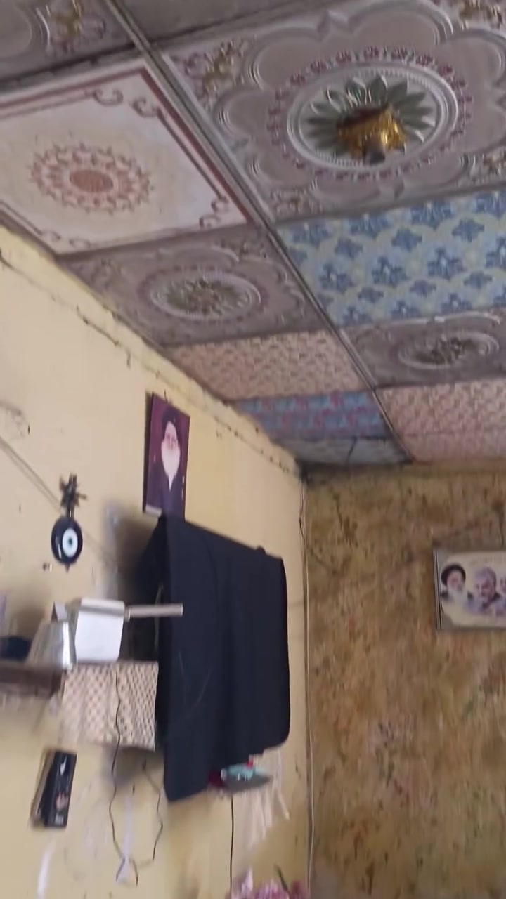 السلام عليكم بيت تجاوز البيع مكانه بلاصمعي القديم قرب جسر جوعد سعر بيت ١٩ وبي مجال متكون ٣ غرف وهول وصحيات و+ مشتمل غرفه وهول وصحيات كلش نضيف ***********

