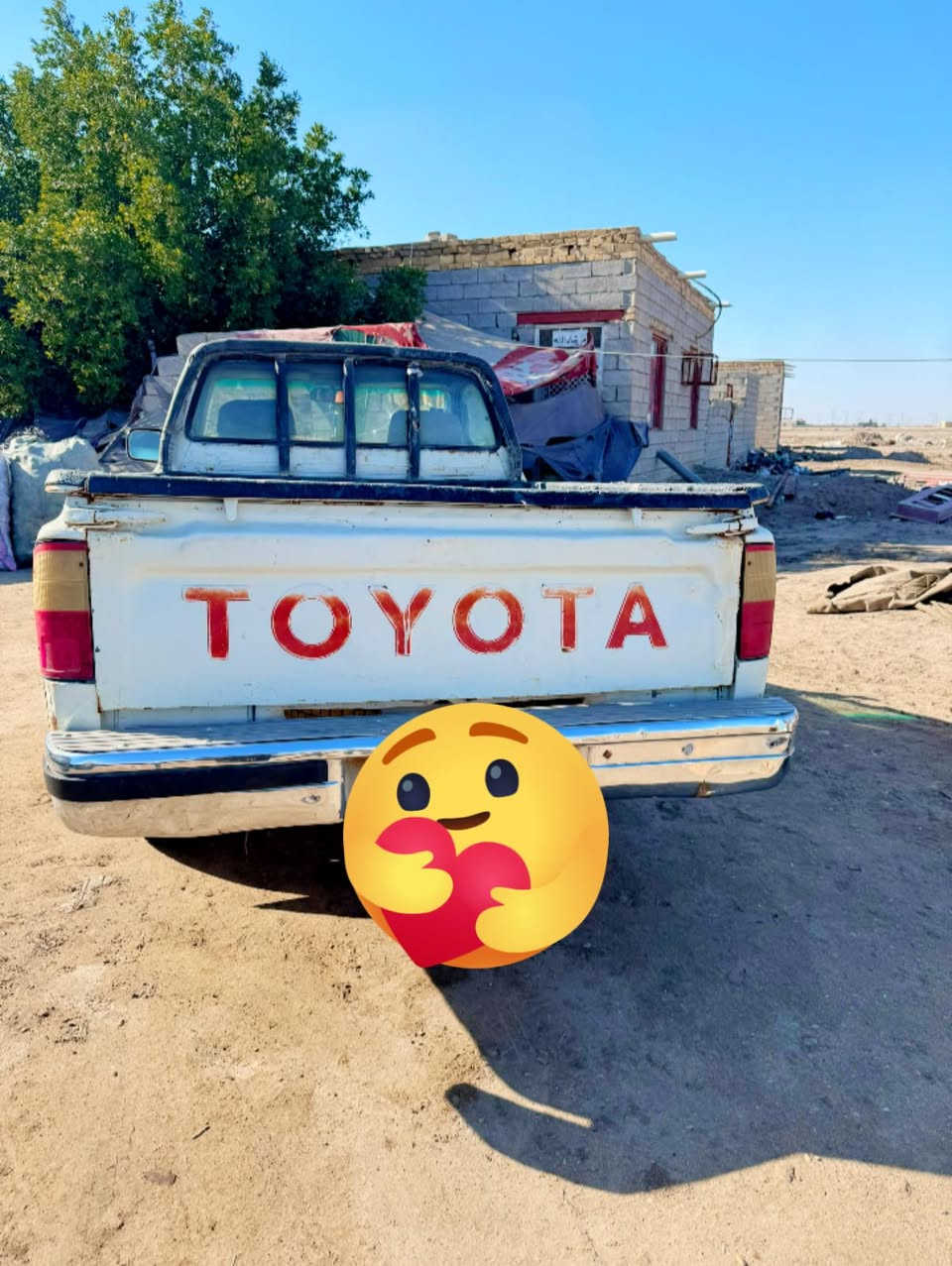 سلام عليكم بيكب للبيع مديل 2001جديده سياره ***********
