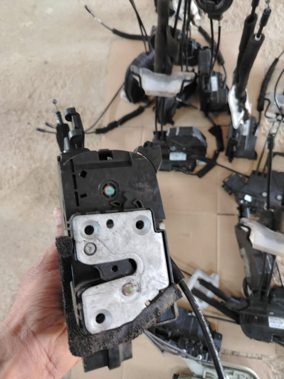 قفل باب سافران وفلاونس
وارد كوري فيشه كبيره
غير متواجد على الفيس
اتصل واتساب ***********
يوجد توصيل جميع المحافظات
