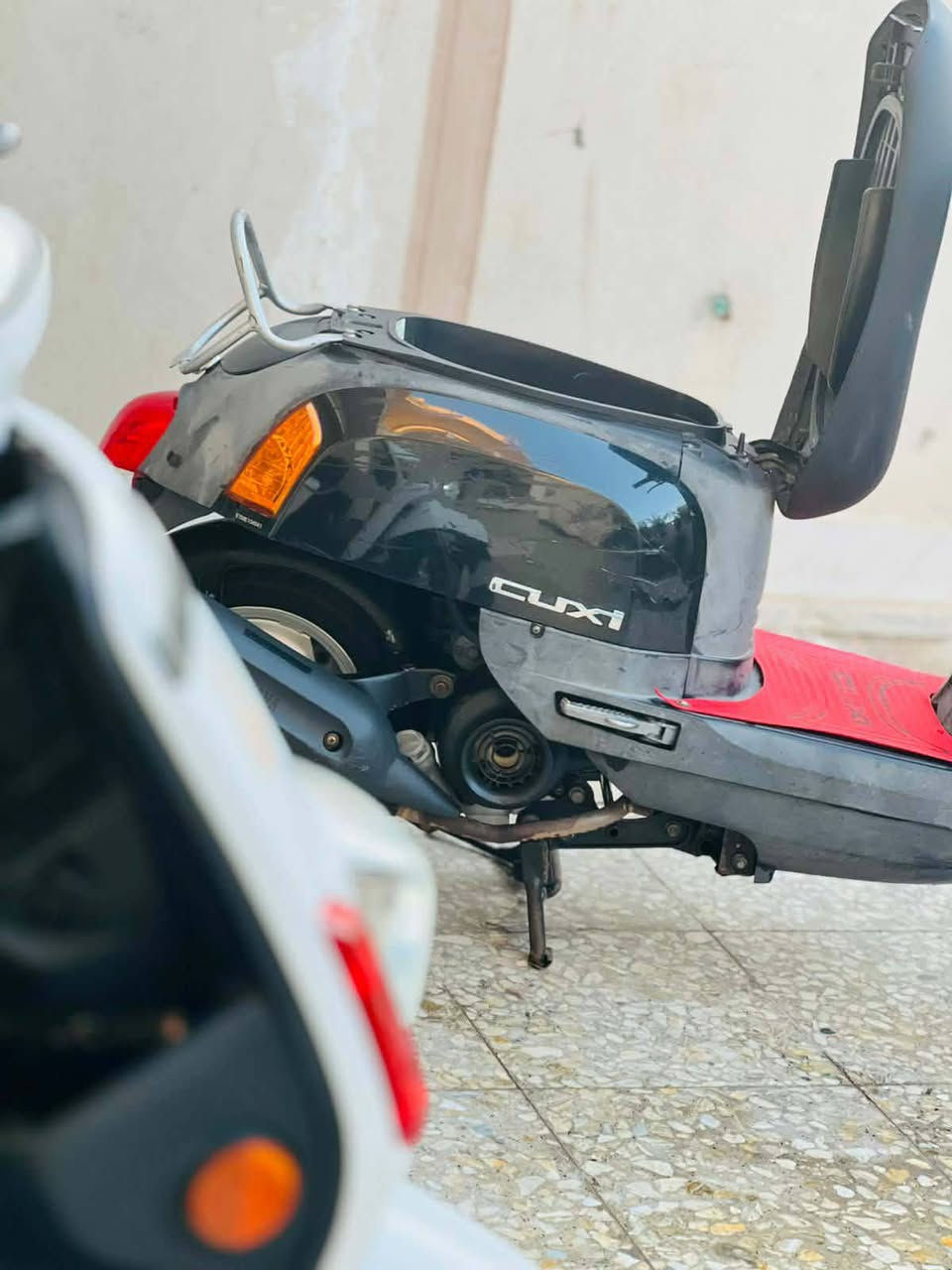 سلام عليكم شباب دراجه بوليس للبيع مديل 2008 دراجه كفاله عامه ختم واحد ويا المكينه الشراي يخابر ويدلل..***********
