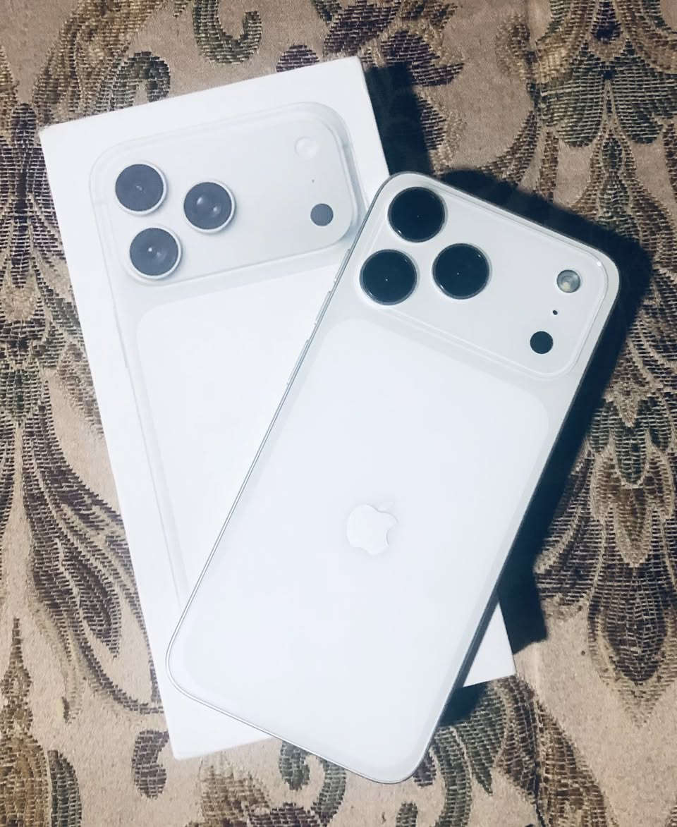 السلام عليكم ايفون 17 نظام اندرويد جديد للكشخه ذاكره 256 دبل سيم كارت سعر  125 الف ***********
شعندك مراوس نزل
