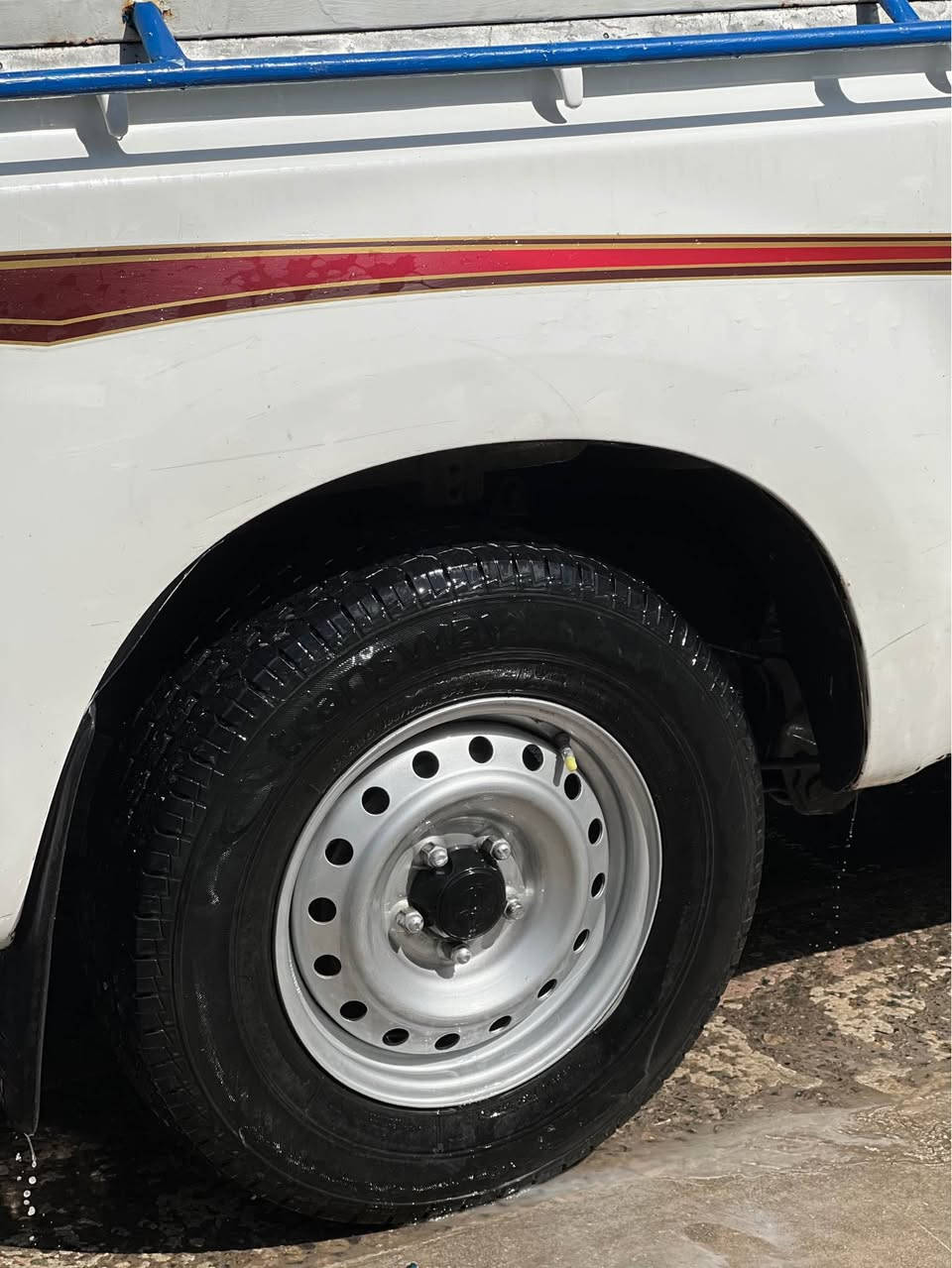 Toyota hailux  2008مەرزیە  5قولاب بۆ فرۆشتن سیارکە مۆدێلی   سیارەکە زۆر خاوێن ماوەتەوە تۆزێک قوپو ساردی هەیە دەرکەی پشتی هەیە رسمی سۆنەرم داناوە لە کۆتا رسمەکان  بۆ زانیاری زیاتر پەیوەندی بەم ژمارەیەوە بکە     ***********
***********
وەتسئاب Singapore
