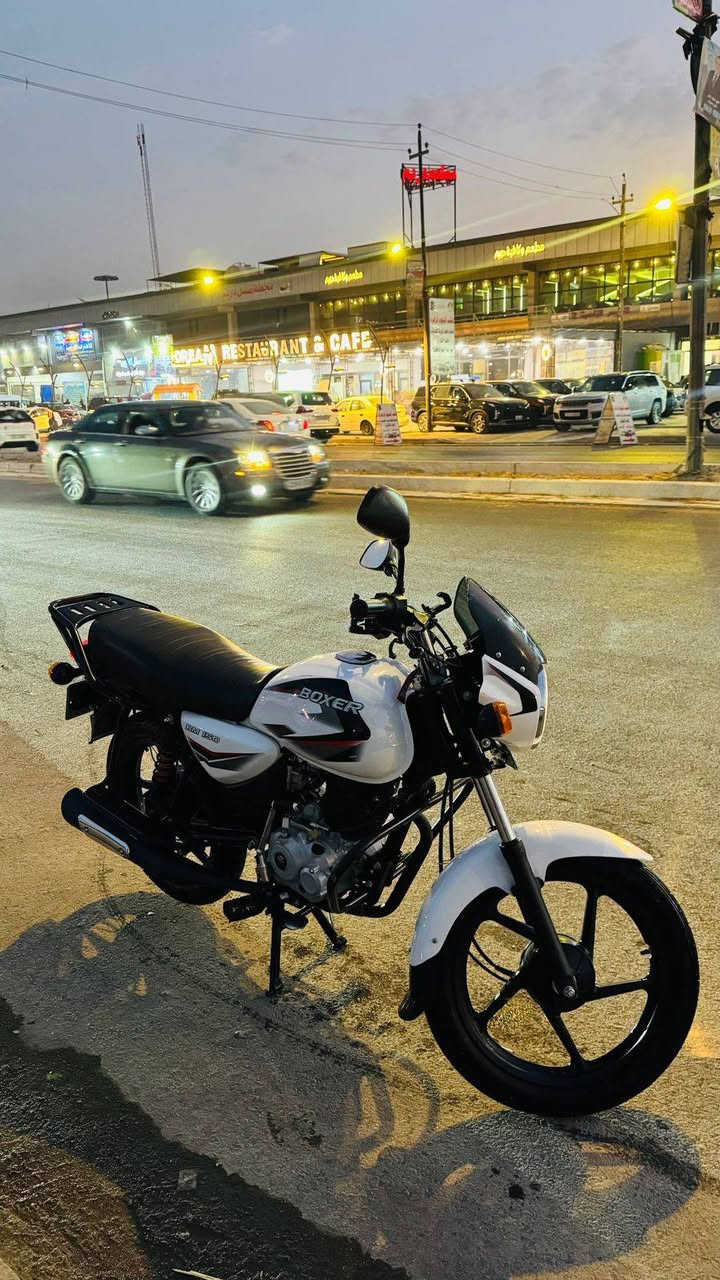 دراجه بوكسر رقم نكليزي بغداد مديل2023 مكفوله كفاله احولك ثاني يوم تجي شوف بعينك العنوان بغداد شارع فلسطين خلف بانزين خانه دراجه استخدام شخصي فقط ***********
