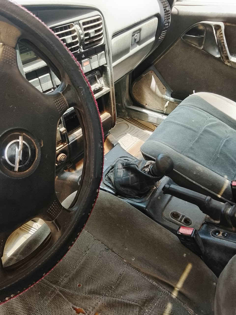 للبيع اوميگا بآسمي موديل 91 سعرهه 18 وبيها مجال..***********
