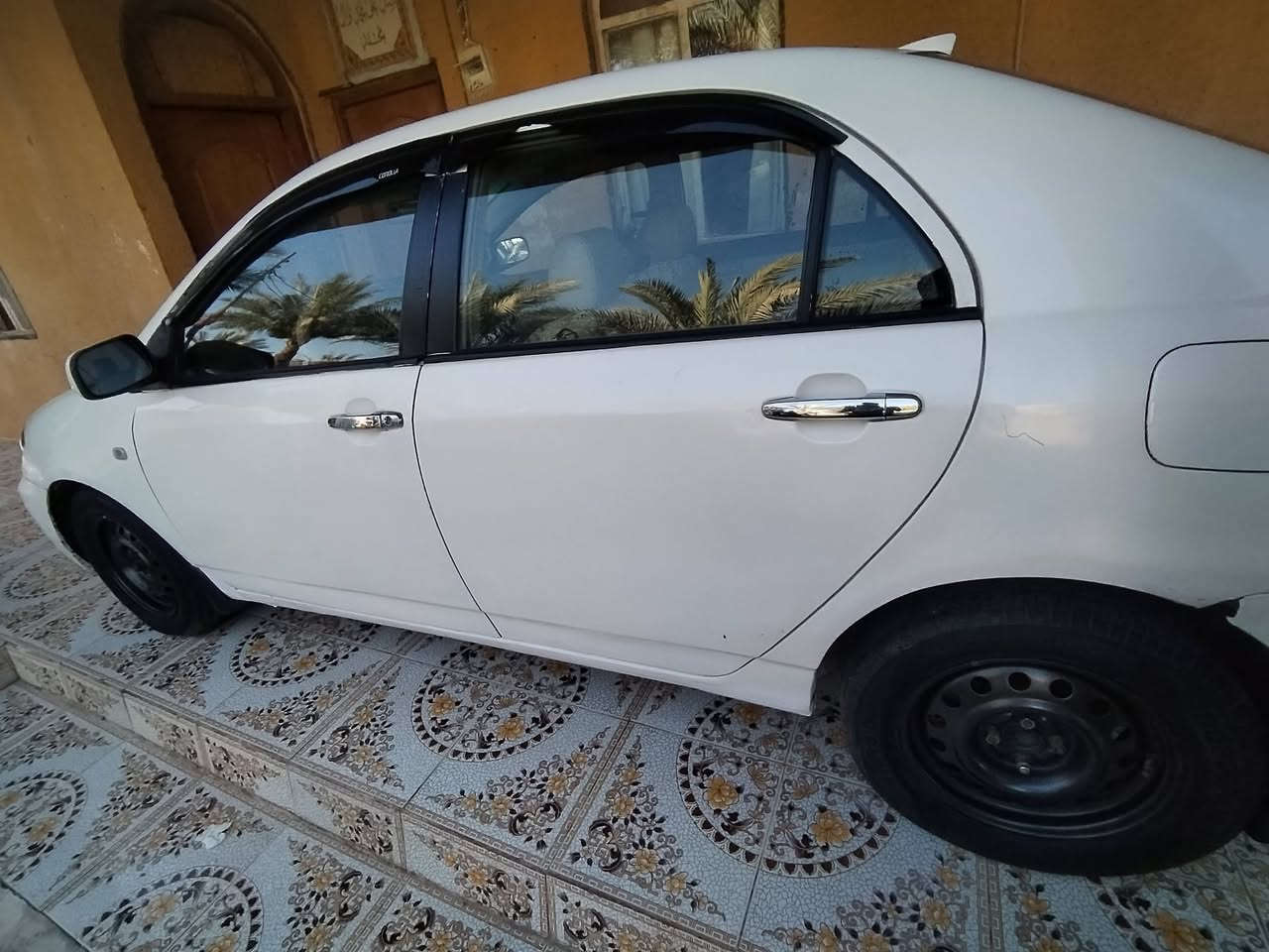 سلام عليكم  BYD 2011 سيارة جاهزه كامره خلفيه شاشه تبريد ثلج ضربة جاملغ خفيفه ما واصل للداخل حساسات شغاله جاهزه من كلشي صبغ عام بسبب الجراد المكان ديالى الخالص سعر 50 وبيها مجال رقم الهاتف ***********  ***********
