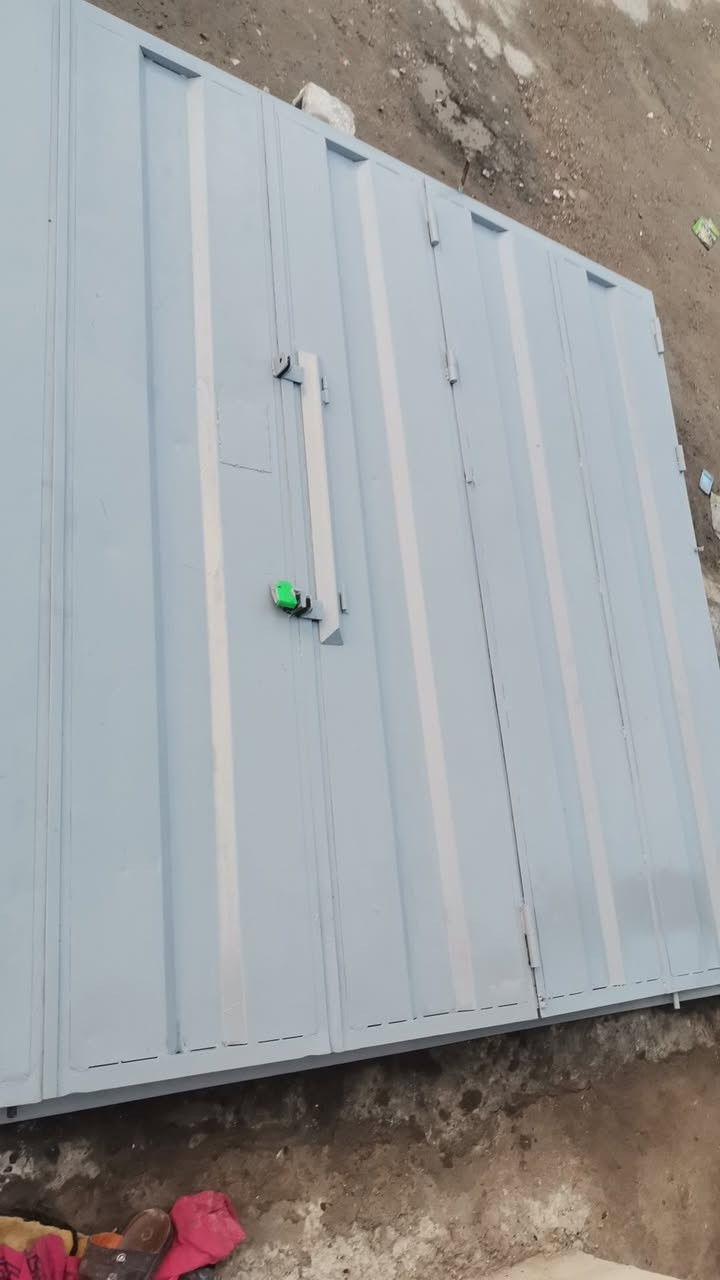 باب كبنك    تفصال تكمه يعني الحديد لو 20 حرامي مايفتحونه غيرت المحل  وارد ابيعه مفصله ب 650   ابيعه ب 400 تجي تشوفه ماعجبك كروتك راجعه وياك عرض 3 امتار  ارتقاع مترين و60


**إذا كنت صاحب هذا الإعلان وتريد حذفه لأي سبب، رجاءا أرسل رسالة إلى الدعم الفني**