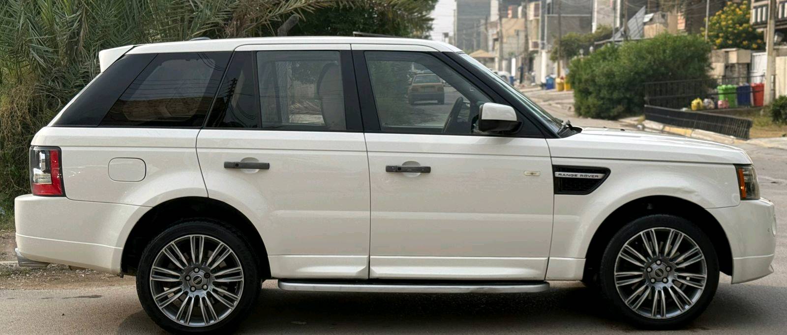 للبيع او مراوس

رانج روفر  موديل 2010 
RANGE ROVER 

السياره رقم بغداد الجديد هزه وسنويه جديد
كير مكينه كفاله
مكفوله كفاله عامه عده الدعاميه الاماميه  صبغ لجماليه  فقط الباقي مكفول
السياره كلش جديده 

مواصفات فول
تخم تايرات جديد
بصمه تشغيل بصمة بيبان بصمه 
السياره مكينه ثمانيه سلندر العادي بدون سوبر المرغوب شلعه ومعدل فول
السياره كشنات جلد 
2 كشن كهرباء
ستيرن كهرباء
كشنات تدفئة
نظام صوت (هارمن كوردن)
شفتات ستيرن 
مري جانبيه كهرباء وتنزل من ترجع 
شاشات خلفية للصف الثاني 
فتحه سقف 
بجم زنون
 بوب بصمه 
فتحة سقف
أناره ترحيبيه 
خزن ميموري
كامره خلفيه
هاندبريك كهرباء
٨ وسادات هوائية
خمس وضعيات قياده 
السياره جكات تصعد وتنزل 
تحكم ستيرن جوبلسات صدر خلفي امامي جدد
سيارة نظيفه جداً
بغداد العامريه

سعر١٣٠ورقه

***********