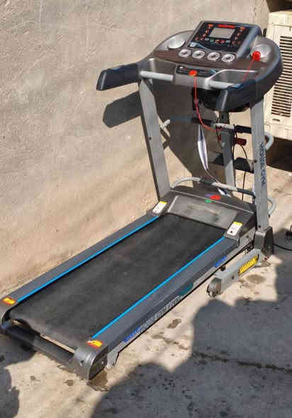 جهاز جري نضيف اخو جديد
جهاز يتحمل وزان155كيلو 
نضام جبلي دبل مطور 
تكسير شحوم كامل حته ملحقاته ويه 
325وبي مجال بسيط ***********
عنوان بغداد زعفرانيه توصيل موجود
