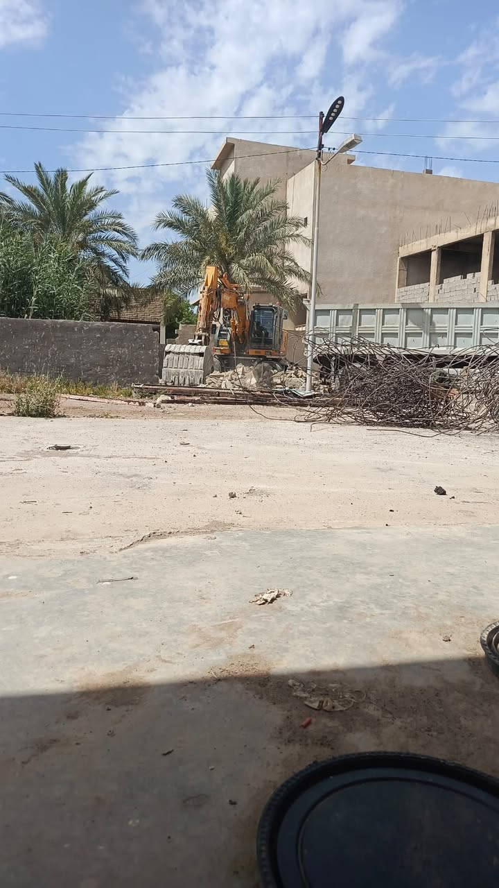 تفليش الدور والبنايات القديمة  بموادها يعني ما اخذ فلوس بس المواد ورفع الأنقاض وحدل وسبيس  في كافة أنحاء ديالى للتواصل : ‏‪ ***********
