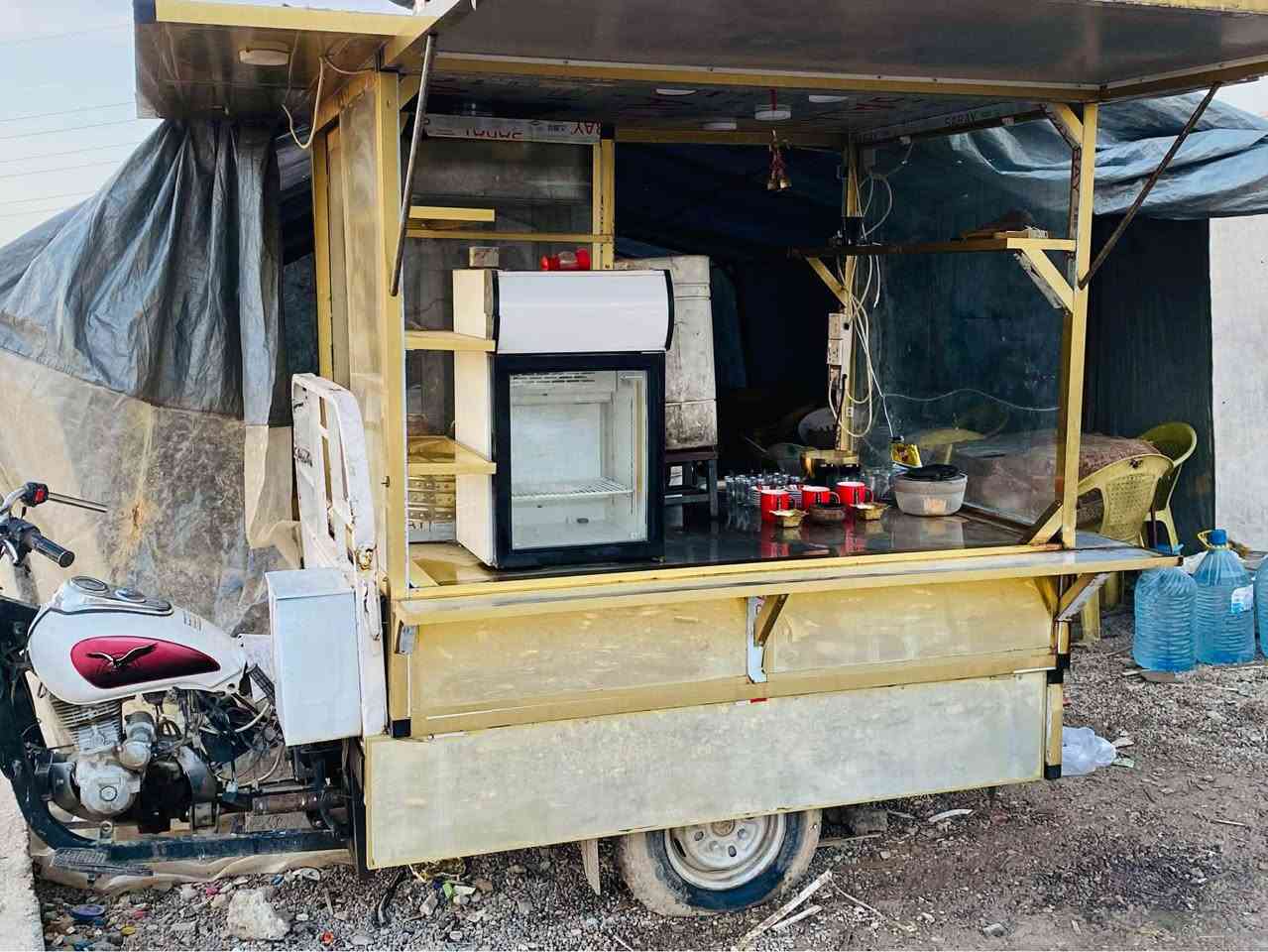 ماتۆر چایخانە  ١ساڵە دروست کراوە وەجاغی خلوزو خازیشی هەیە ٢تاکی گەورەیه هەیە بۆ عەشیا شوینی خازی بۆ دروست کراوە  کارەبای کامل مەزبووتە  شەوای ئاگری بۆدانراوە بۆ دوکەڵ 
سیعری ١٥٠٠٠ ملوینو پێنسەد هەزار
ئەگەر موشتەری نیت تەلەفون مەکە
*********** السليمانية, العراق
