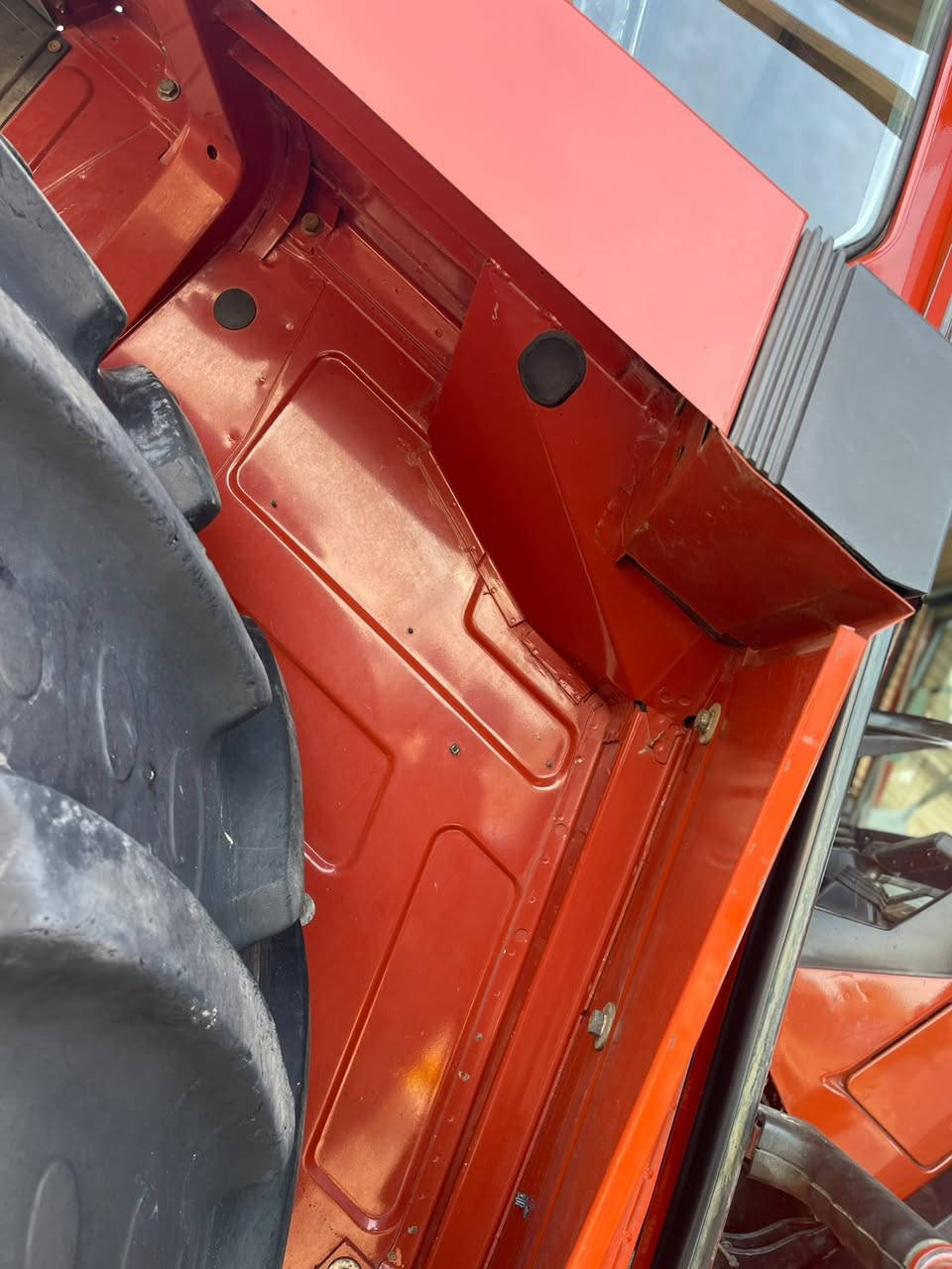 مكينة فيات١٣٠ دخول جديد منفيست .على وضع الشركة نظافة ١٠٠%، العنوان محافظة بابل/الحلة.         موبايل***********
