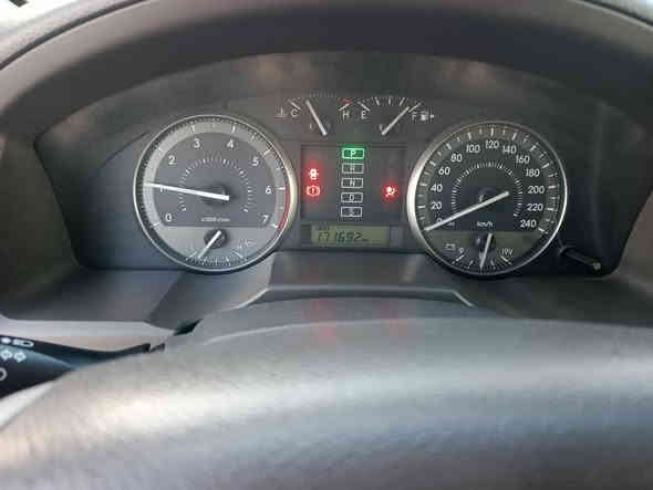 السلام عليكم للبيع فقط
لاند كروز بريم ام المطفايه 2014 سياره بسمي رقم بغداد انكليزي تحويل ثاني  قبل سبوع شادلها تخم تاير ياباني وادامه كامله المنظومه البانزين عبوه اصليه وفلتر وبلكات وبخاخات كله أصلي ياباني شركه وصدر امامي خلفي كله أصلي شديته شركه وادامه المنظومه ألمي من راديترات من مي اصلي شركه جامه اماميه وشديتلها شاشه وكامره  سياره جاهزه على أخررر حبايه الف مذب عليها ماشيه 170 الف بيها بارد بجاملغ لامامي على كد إصبعين فقط لاغير  السعر 410 الاستفسار اكثر اتصل ***********
