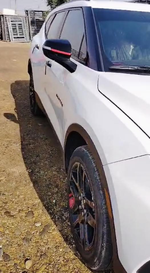 للبيع
بلايزر 2021 Lt2 
محرك 4 سلندر 2000 توربو - 9 كير
رقم اربيل  
ماشية 42mi 
حادث السيارة موضوح بالصور
تبديل الچاملغ الخلفي فقط 
والباب معمر 
مواصفات السيارة  
شاشه كبيره 
بصمه تشغيل وابواب
تدفئه كراسي وكرسي السايق كهرباء
جنطه كهرباء
اشاير مري
تحكمات ستيرن جهتين
انضمة قياده كاملة 
السيارة جديده واحلى وانظف من الصور 
جاهزه من كلشي  
السعر  175$ بيها مجال بسيط   
مكان السياره ميسان 
***********
