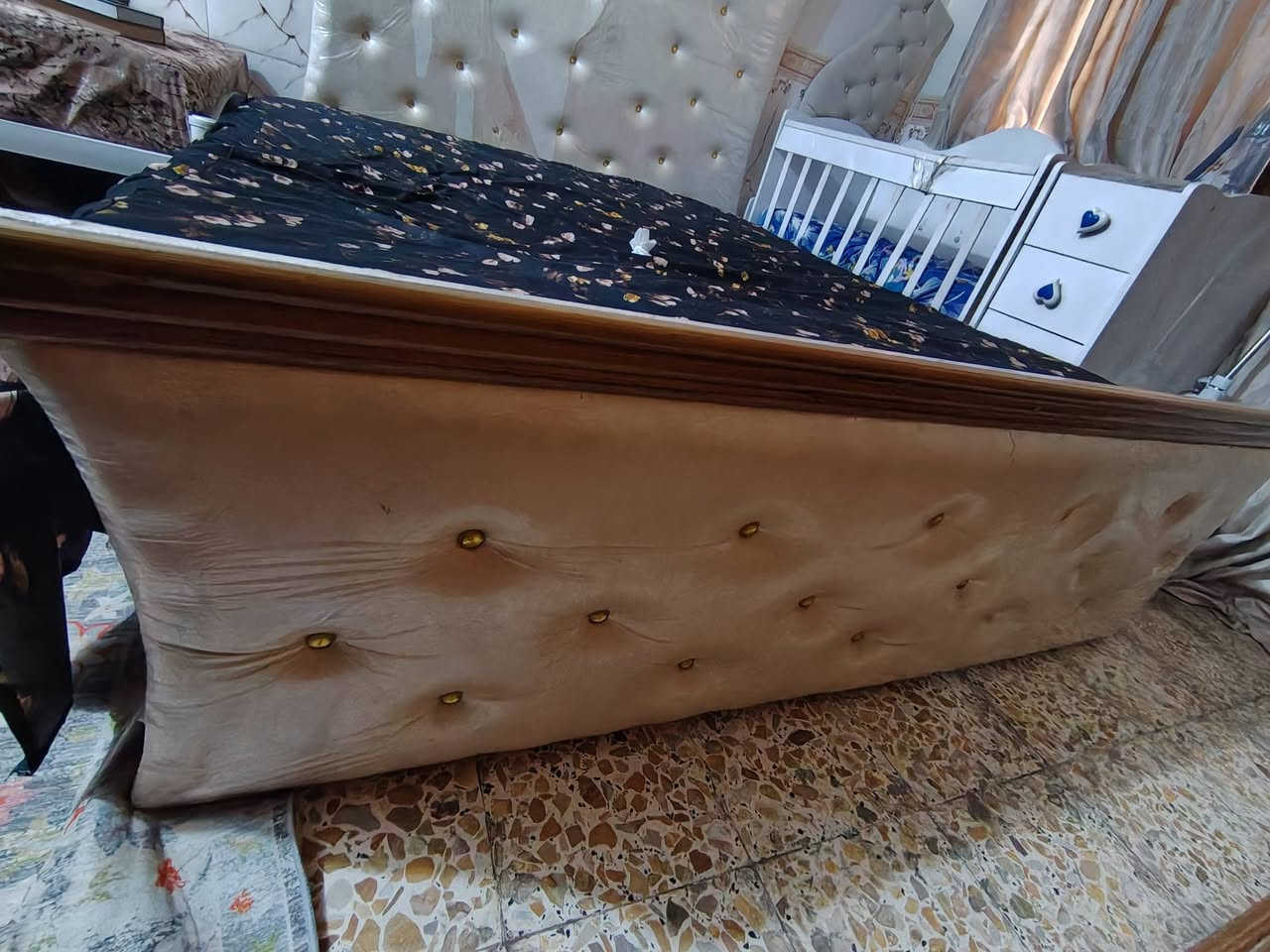 غرفة نوم خشب عراقي تصميم تركي استعمال قليل الشراي يدخل خلص


**إذا كنت صاحب هذا الإعلان وتريد حذفه لأي سبب، رجاءا أرسل رسالة إلى الدعم الفني**