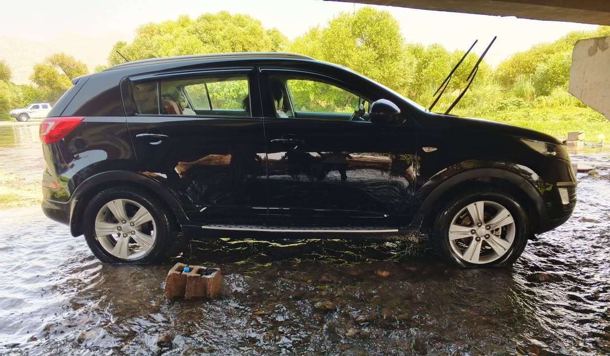 سلام عليكم سبورتج خليجي
 للبيع موديل 2011 رقم سليمانيه الدولي بأسمي تحويل مباشر سياره نضيفه حيل محرك وكير خير من الله لا تبخير ولا تنقيص تبريد ثلج محرك 4 سلندر 2000 بيها قطعه وحده صبغ بدون تبديل السعر 130 مجال بسيط الاستفسار على
رقم الهاتف ( *********** )  العنوان بابل قضاء المحاويل
أخوان رجائن أنتبه ع سونار فقط الشراي يتصل
