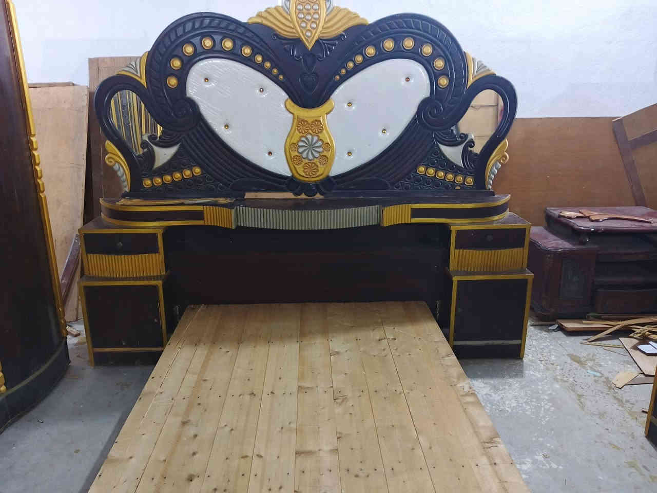 غرفه صاج عراقي حطاطه السعر ب450..ديوان مستخدم شي قليل /12مقعد..275. ***********..
