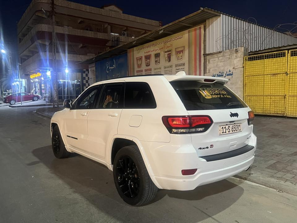 كجيب راند شيروكي 2021 للبيع فقط
حادث امريكا جاملغ وبنيد جه اليسار ونصف الباب السايق كلير تعديل مقدمة الشاصي فقط 
ماشيه 48 الف مايل 
سياره جديده جدا 
زرع عدسات كلفتني 350$ اناره فوول 
السعر 230$
مكان بغداد
***********
