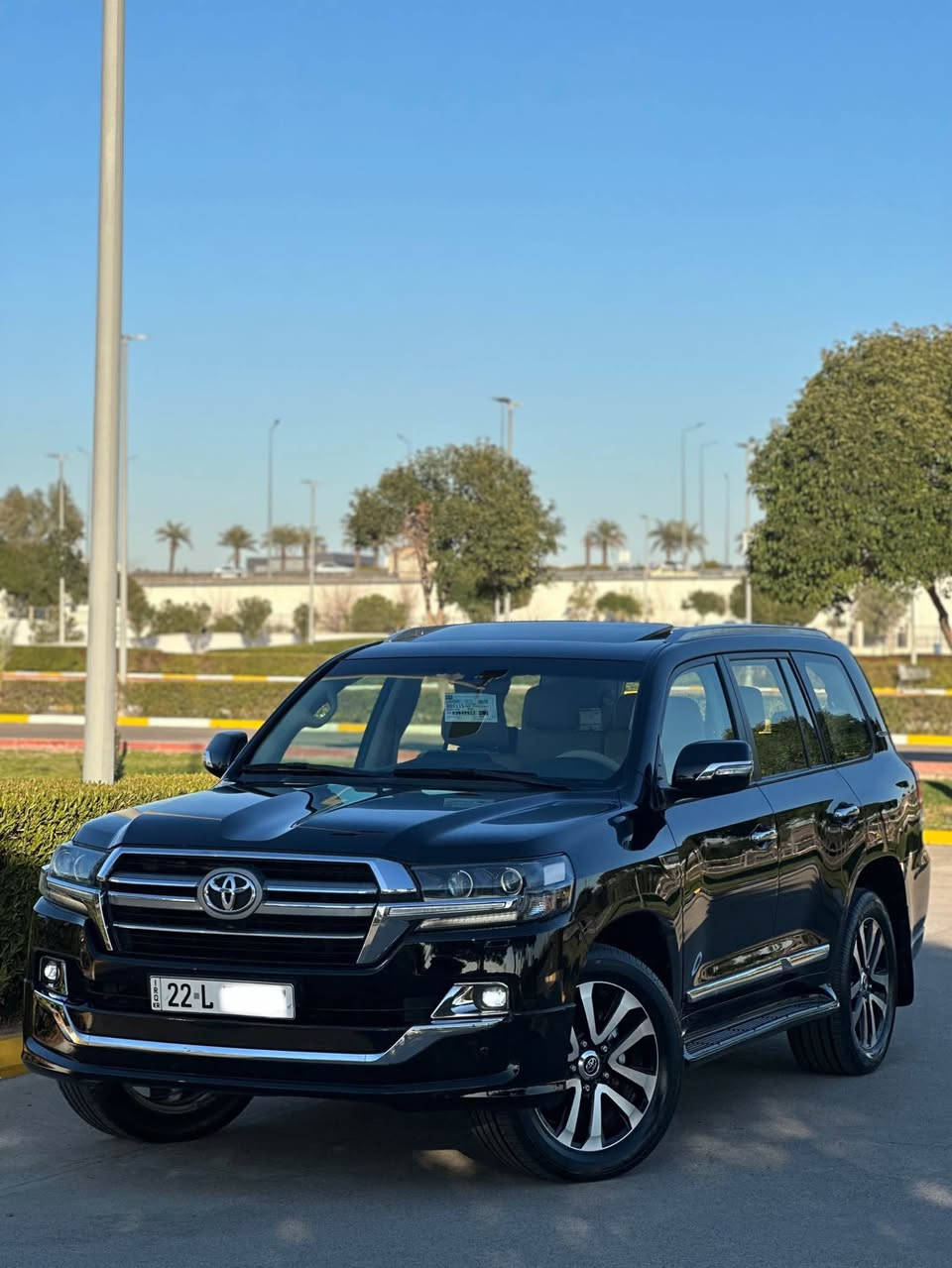 لاندكروزر 2019 شركة ساس اصلي V8
فوول فوول مواصفات 
محرك V8
كشنات امامي كهرباء ٣ دكم 
٣ شاشات
دشبول لكزز
٨ ايرباكات
ثلاجة
سلايد
تبريد مركزي 
كشنات جلد 
داخل بيجي
بخ ماي لايتات
رادارات
كامرة
شغال
وباقي المواصفات المعروفه السياره فووول الفول 

السيارة مكفوله كفاله عامة من الصبغ وكير ومحرك بشرط ادامة كاملة من شركة جيهان وتايراتها جديد 
السيارة ماشية ١٢١ الف كم حقيقي شرط الفحص
السيارة رقم اربيل باسمي هزة و فحص جديد ثاني يوم تحويل او الوكالة 
السعر 508$ وماكو هيج سعر بكل السوك 
مكان السيارة اربيل 
*********** Singapore
