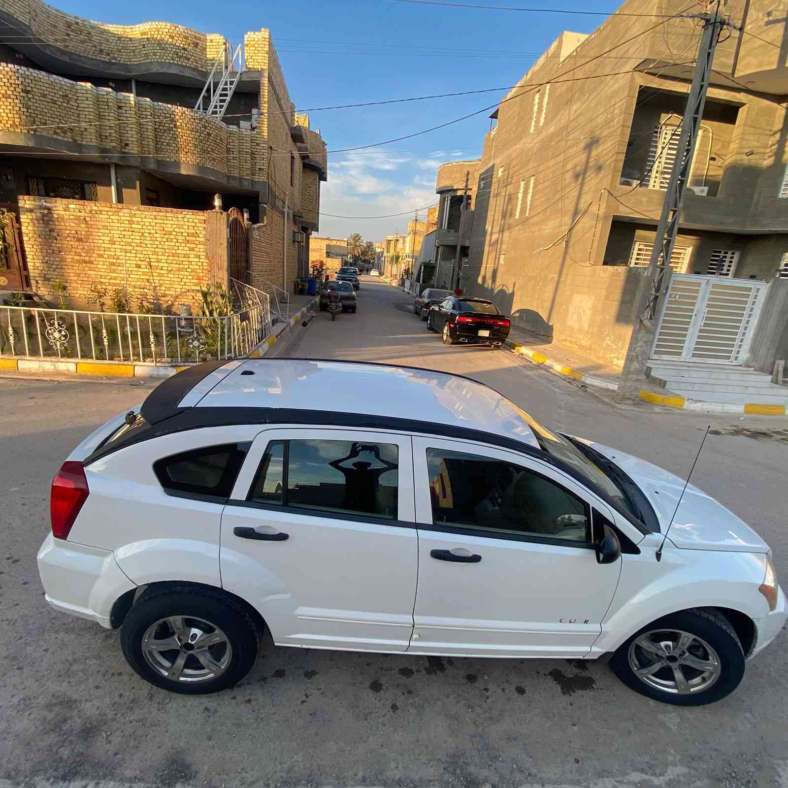 السلام عليكم 
دوج كاليبر رقم بغداد إنكليزي هزه جديده وسنويه ل 29 شرط التحويل 
سياره جديده وجاهزه مكينه كير كورله 
تدفئة تبريد شغالات 
تخم تاير جديد 
حداديه جديده من طول للطول كهربائيات كله شغاله 
السعر 65 وبيها مجال الشراي يتصل ويدلل ***********
