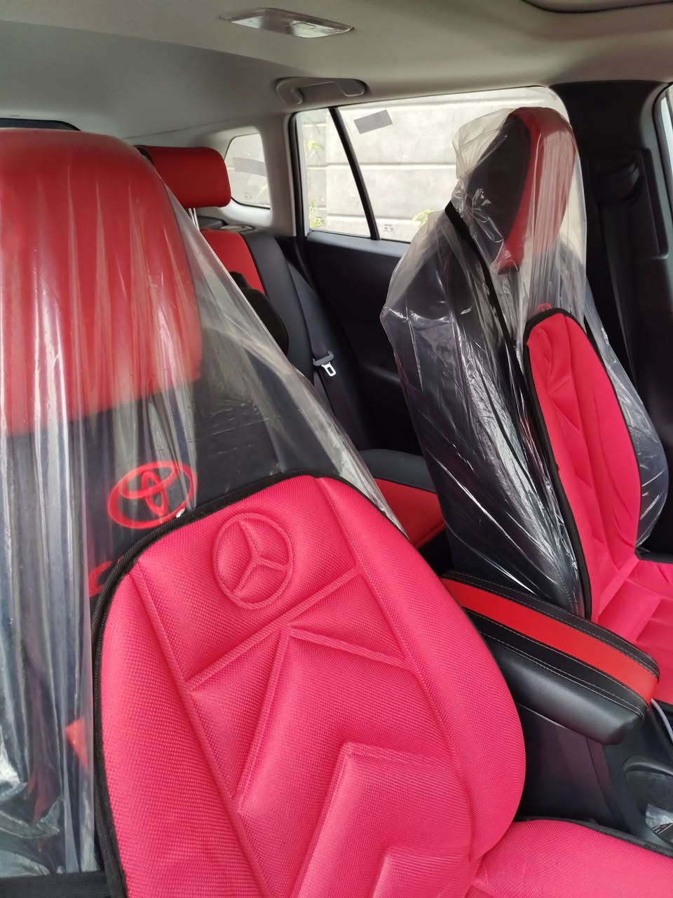 الحياة مرة واحدة فلا تعيشها بدون فوردنتلاندر  وعلامة تويوتا هي التي تجعل  لحياتك معنى خاص لأنك في داخلها تعتقد بأنك جالس في غرفة الاستقبال من حيث الراحة والأمان ولا تسمع الأصوات خارج السيارة وذلك للتبريد العالي صيفا والتدفئه شتاءا إضافة إلى قيادتها الفارهة ونشاطها وسرعتها وبصمة لك ولابنك واقتصاديتها بالبانزين لكونها اربعة سلندر محرك  ٢٠٠٠المرغوب و هايبرد... اصيف باربيل ب عشرين لتر فقط    وسيطرتها على الشارع وخاصةً السيارات الصالون ألتي تبدو بقربها كأنها اقزام لعلوها  انها طيارة ومدرعة  مو سيارة   .. نعرض لكم للبيع فوردنتلاندر مجمبزة   رقم بغداد انكليزي    ٢٠٢٥ يعني بعنفوان شبابها وبيضة وحلوة وماشية ٦٥٠ فقط فقط  يعني زيرو  مكفولة كفالة عامة   تحكم استيرن..  كامرة أمامية تسجل وخلفية.. مري باتمان قبغ يدات بانزين .. سلايد روف  عائليه  .. السيارة بغداديه كرخية  اصيله لاتعاني من القلب ولا المفاصل باسمي تريد تسجيل  تريد مراوس   مكاني اعطيفية  واتساب ***********
 بسعر  ١٩٧ وبيه مجال ..
