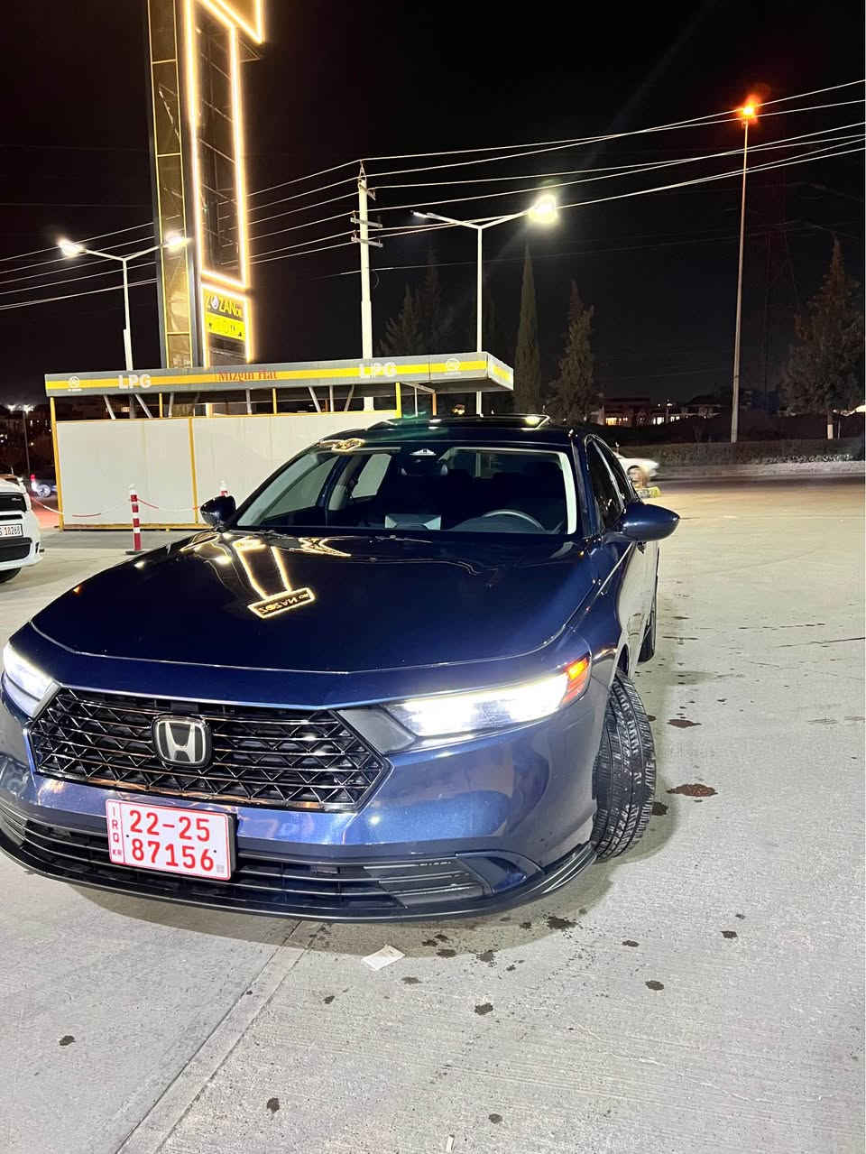 هوندا اكورد 2023ياباني الاصيل
• مكينة ١٥ تربو 
• كير اوتوماتيك 
• شاشة كبيرة
•فتحه
• كاميرا خلفية 3 انظمة
• كرسي كهرباء  لون اسود كوشن هيتر
• رادار امامي
• مانع تصادم
• محدد مسار 
• تصحيح مسار
• شفتات بالستيرن
• مثبت سرعة
• مانع انزلاق
• دخول ذكي 
• إنارة ترحيبية
• هندبريك كهرباء
•لايت عدسات زينون
• نظام اوتو لايت Auto
• لايت العالي زنون 
• حساسات مطر 
• حساسات دخول الإنفاق
• حساسات ضغط هواء الإطارات
• أوامر صوتية
• 3 أنظمة قيادة (eco, ev, sport)
• بلوتوث
• مدخل USB + AUX
ماشيه 80 الف مايل
السيارة بي بابين مع جملوغ صبخ  
المكان دهوك
السعر  150$ ورقة
للاستفسار 
*********** دهوك, العراق
