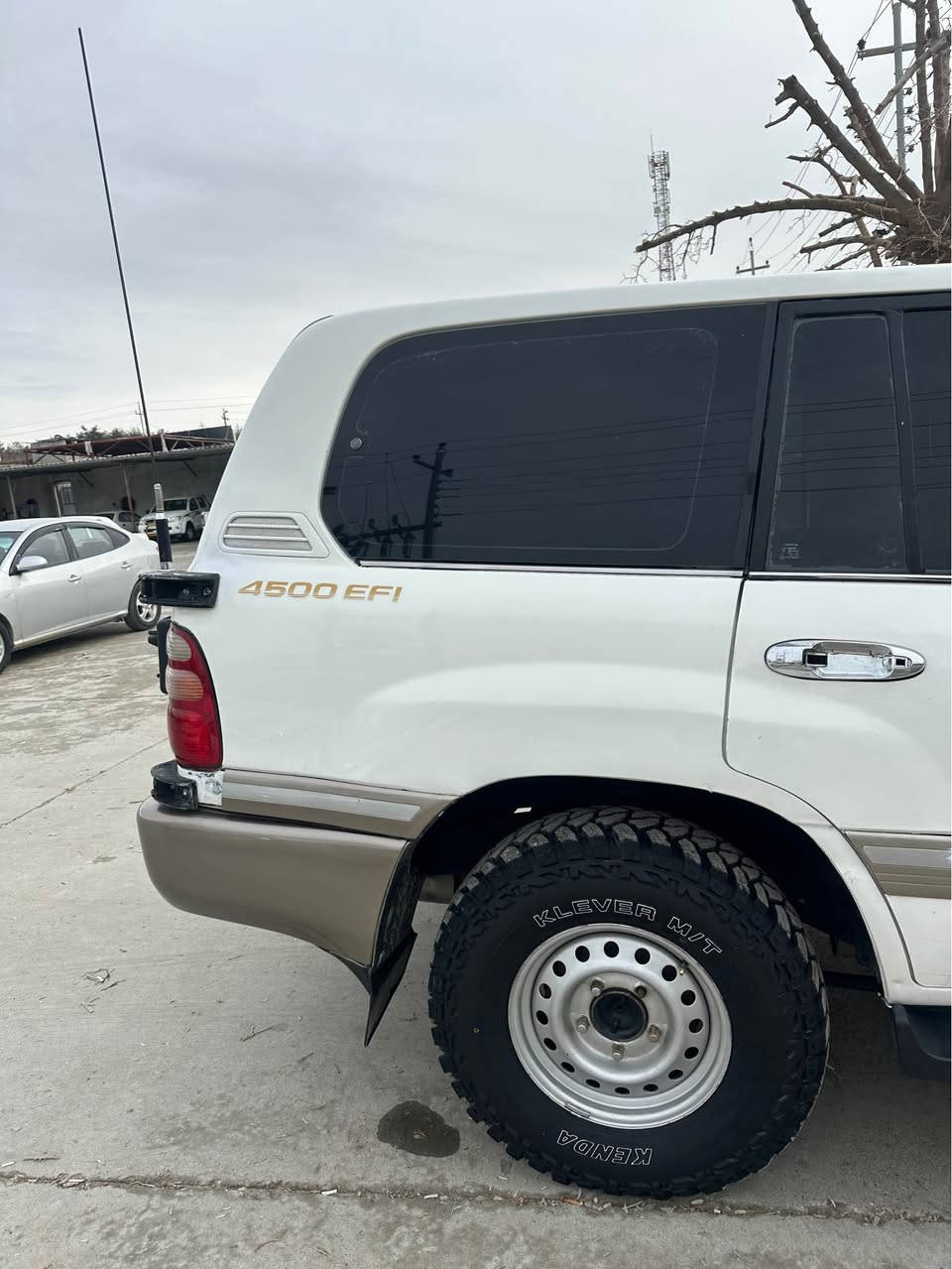 بەناوی خودای گەورە و میهرەبان
مۆنیکا ٢٠٠٢  سێ ڕبع پێش ئەکسل
حلوج  ماڵی مەدەنی ١٠٠ ساڵی تر بە شەرت
ڕەقەم شانسی و پلێت و مۆدێل پێوەیە
کامل پەمپە لەسەر ساغی
دەحم و لێسراوی پێوە نیە
گێڕ و مەکینە و ئەکسل و دەبڵ ئەکسل بە شەرت
٤ تایەی فوک جەبەلی نوێ لەژێرە
شوێن قەڵادزێ
نرخ  ٨٧ گەڵا و مجال
***********
*********** بشدار, السليمانية
