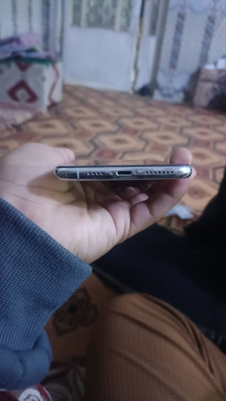 السلام عليكم ايفون ١١ برو
مبدل بطاريه ١٠٠ اصليه المكان الحمزه الغربي 
***********
