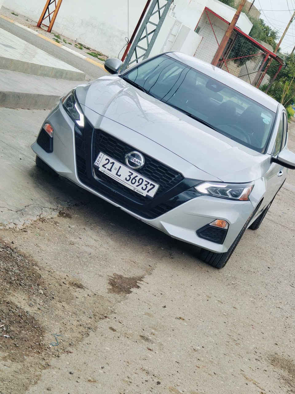 سلام عليكم اخوان نيسان التيما موديل 2022 sv  سيارة كلش نضيفة ضربته جاملغ سكن امبدل بلادي نفس اللون 4 طايرات جديدة اصلي ماشية 63الف كيلو بي كوبون بانزين   ***********  خابر تشلع عيوني بي واتساب الرقم مكان كركوك قضاء داقوق دكوك, كركوك
