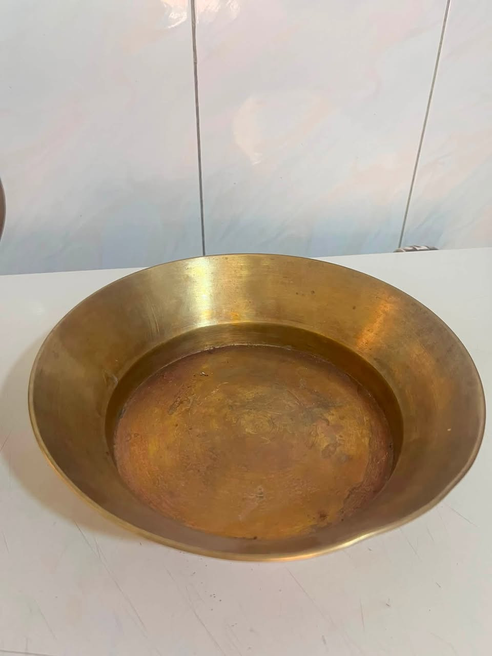 ابريق نحاسي قديم 
بسعر مناسب 
*********** وتسب
