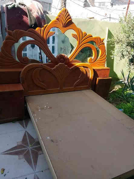 سلام عليكم جربايه وميزها للبيع سعر 100 وبيها مجال رقمي ***********
