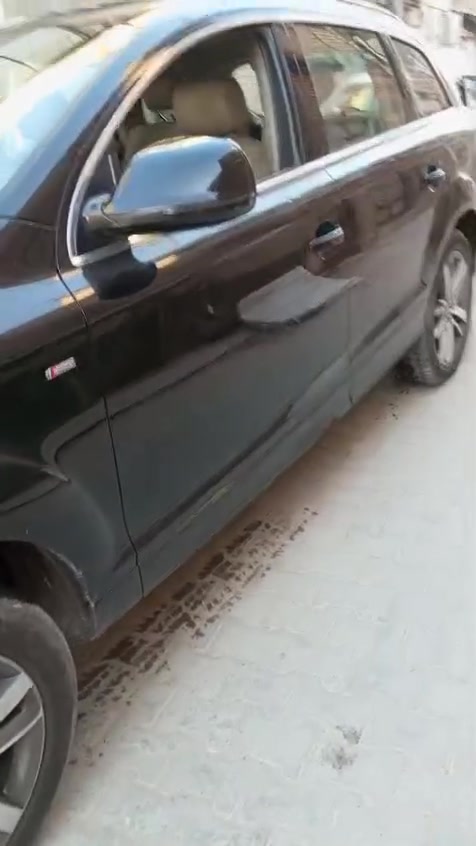 من رخصت صاحب الكروب سيارة اودي مودل ٢٠١٣ رقم بغداد اربع ارقام سنوية جديدة سيارة خير من اللة ٧ راكب تخم تاير باتري جديد نقص بس غاز التبريد بيها جاملغ امام الايمن مكان السيارة بغداد الشعلة والسعر خاص او رقمي ***********
