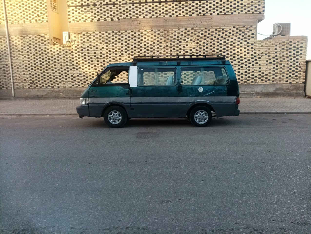 بستا قادسيه الماني موديل 94  مكينه كير حاويه بالصندوك كفاله اكسن  ...تحويل شرعي موجود.غرفه حلوه دواخل حلوه..جاهزه كبل للشارع السعر21وبيه مجال مكانها نجف  .***********
